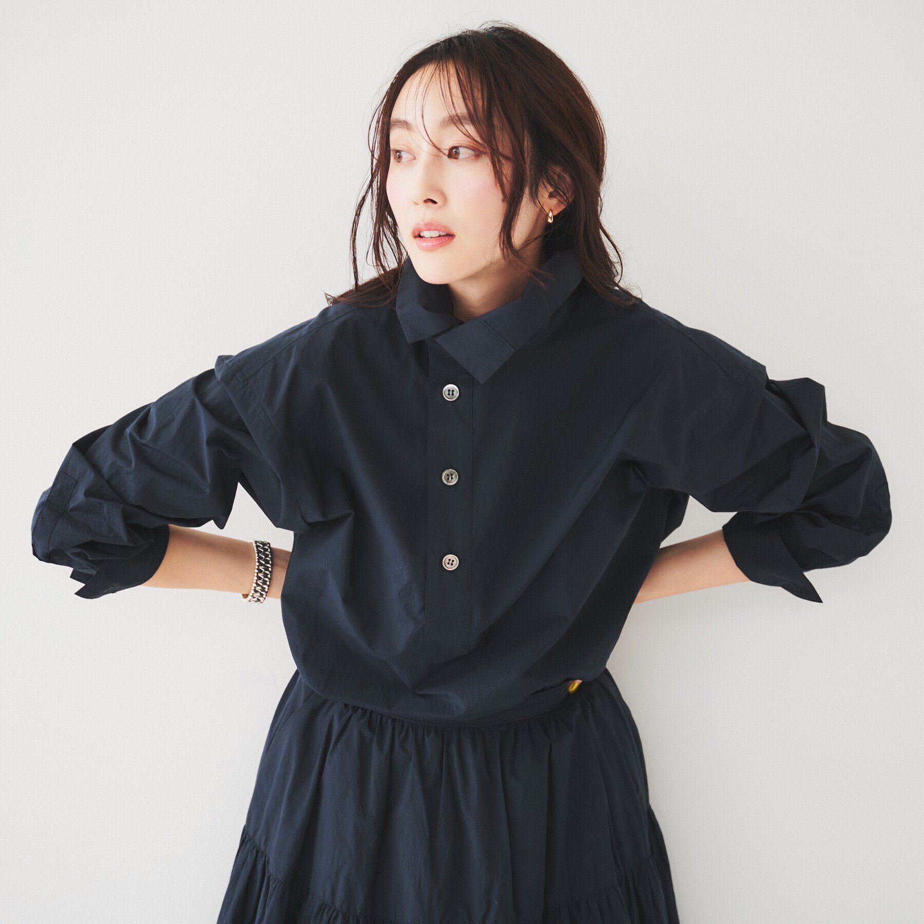 UNTITLED「【セットアップ可能/トレンド】ライトコットン プルオーバーシャツ」|シャツ・ブラウス|ネイビー(094)