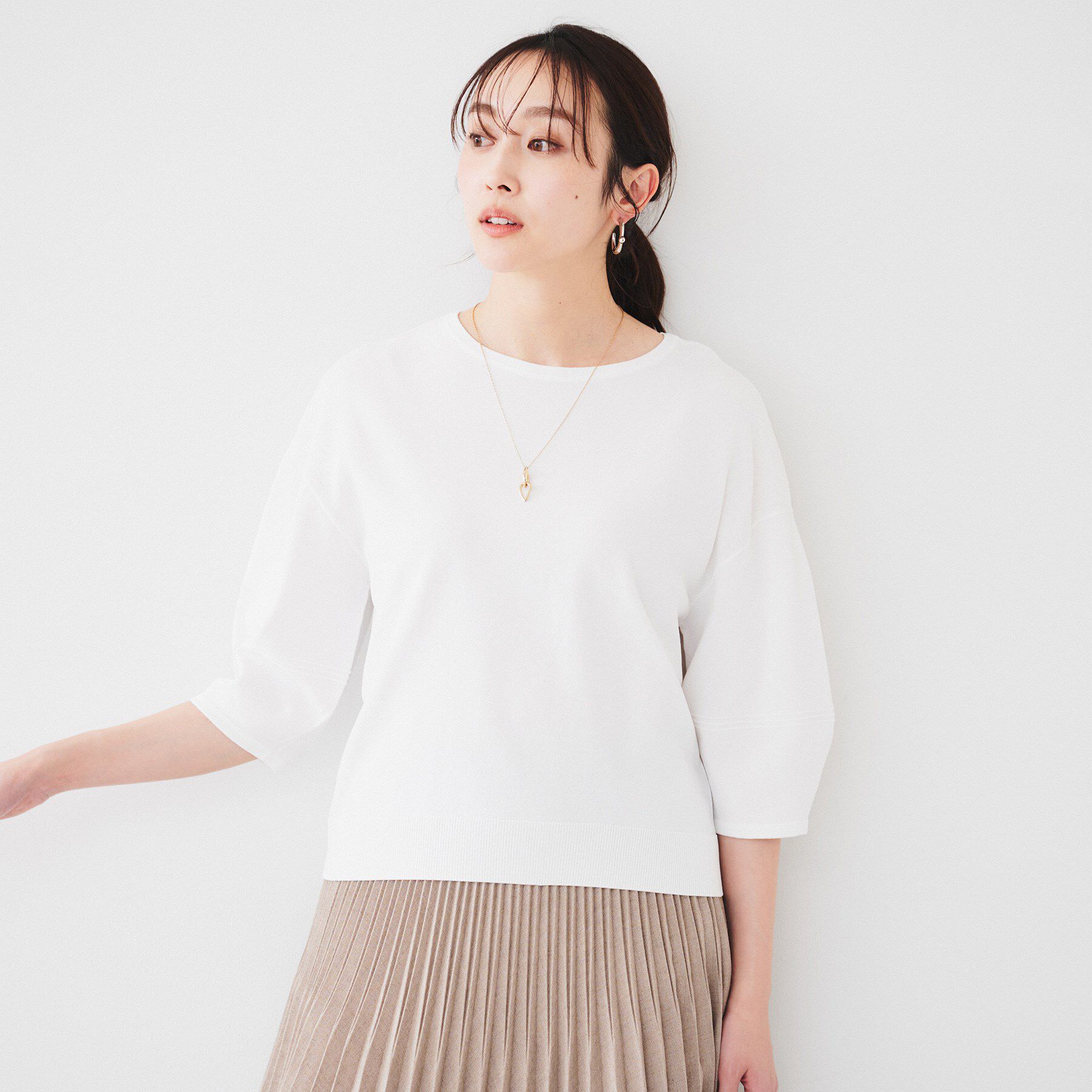 UNTITLED「【袖コンシャス/着映え/六分袖】ランタンスリーブニット」|ニット・セーター|ホワイト(001)