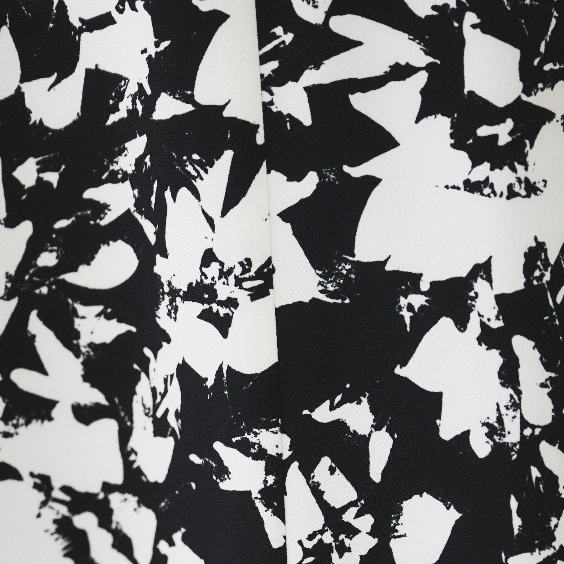 UNTITLED「【セットアップ可/後ろウエストゴム】モザイクフラワー柄スカート」|スカート|