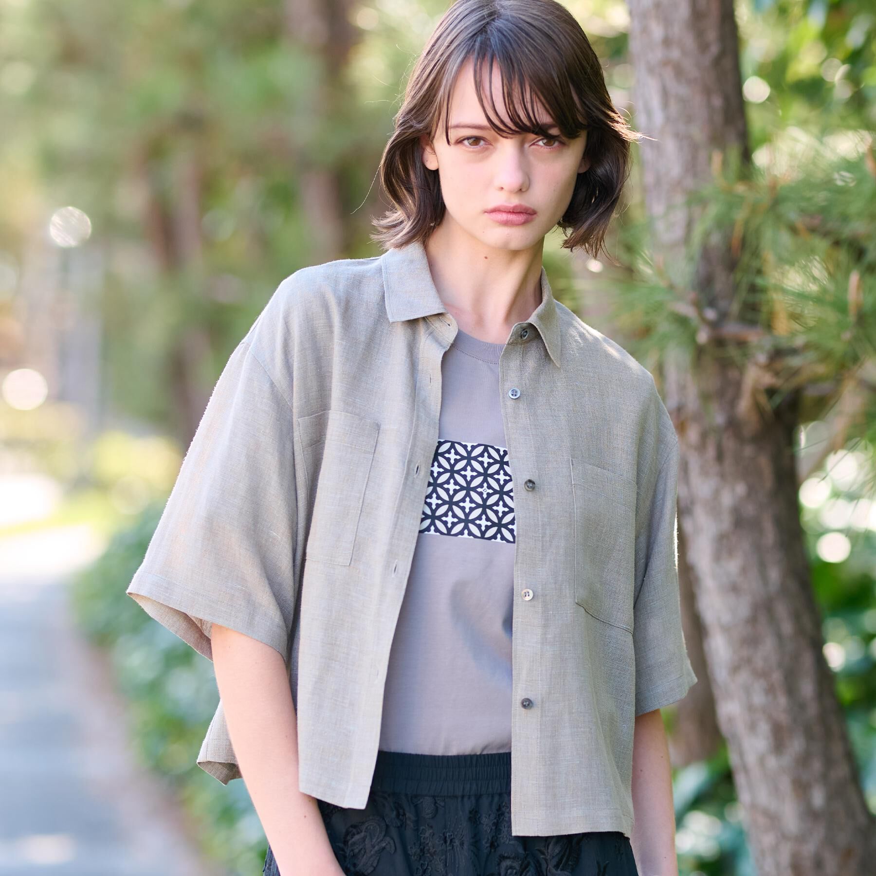 DRESSTERIOR「【トレンド/清涼感】ハーフスリーブクロップドシャツ」|シャツ・ブラウス|グレージュ(050)