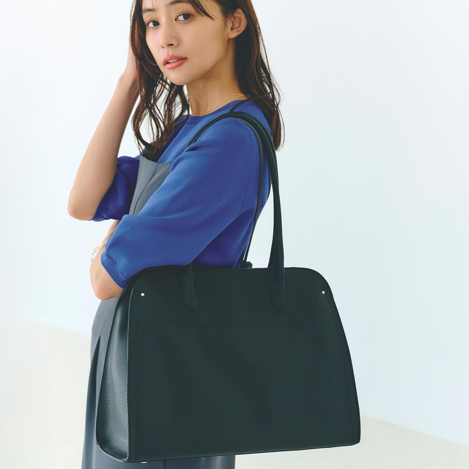 grove「【A4】【トレンドのボストン型】ラウンド機能トート」|トートバッグ|ブラック(019)