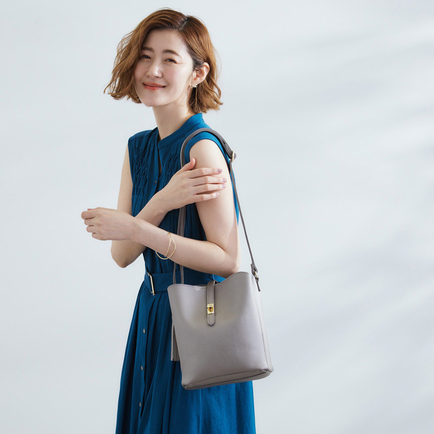 grove「人間工学ベルトタッセル縦型ショルダー」|ショルダー・メッセンジャー|ブラックシルバー(0