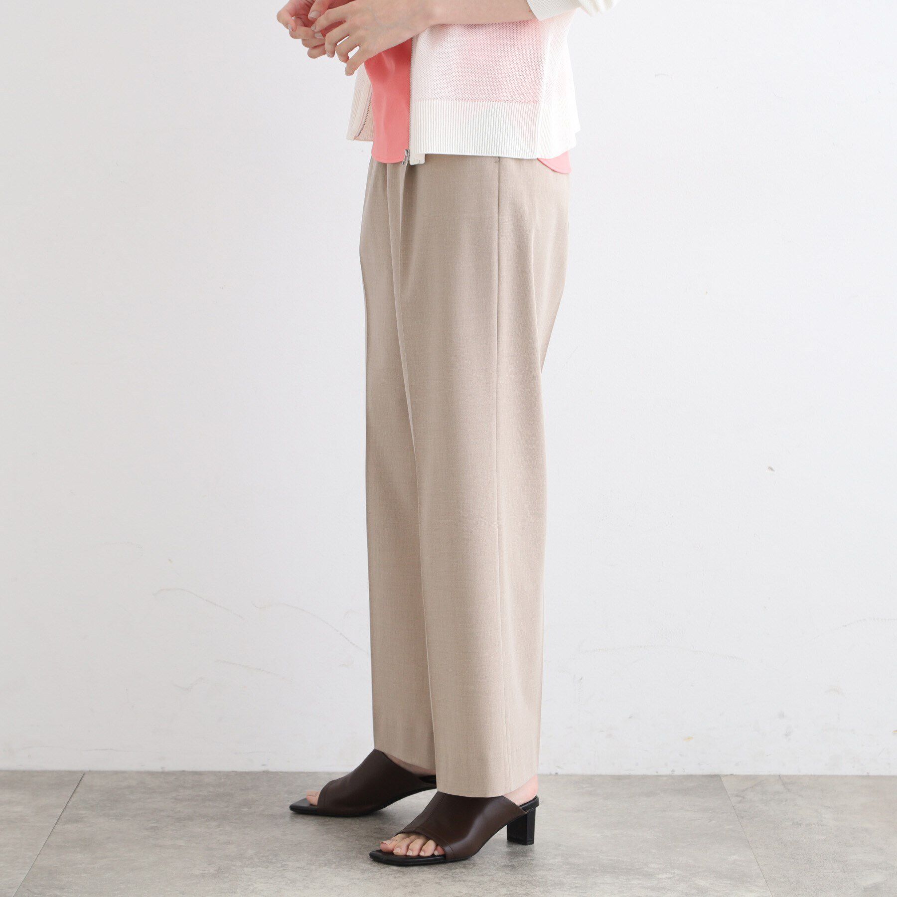 INDIVI「【洗える／ストレッチ】トレンド素材タックワイドパンツ」|その他|