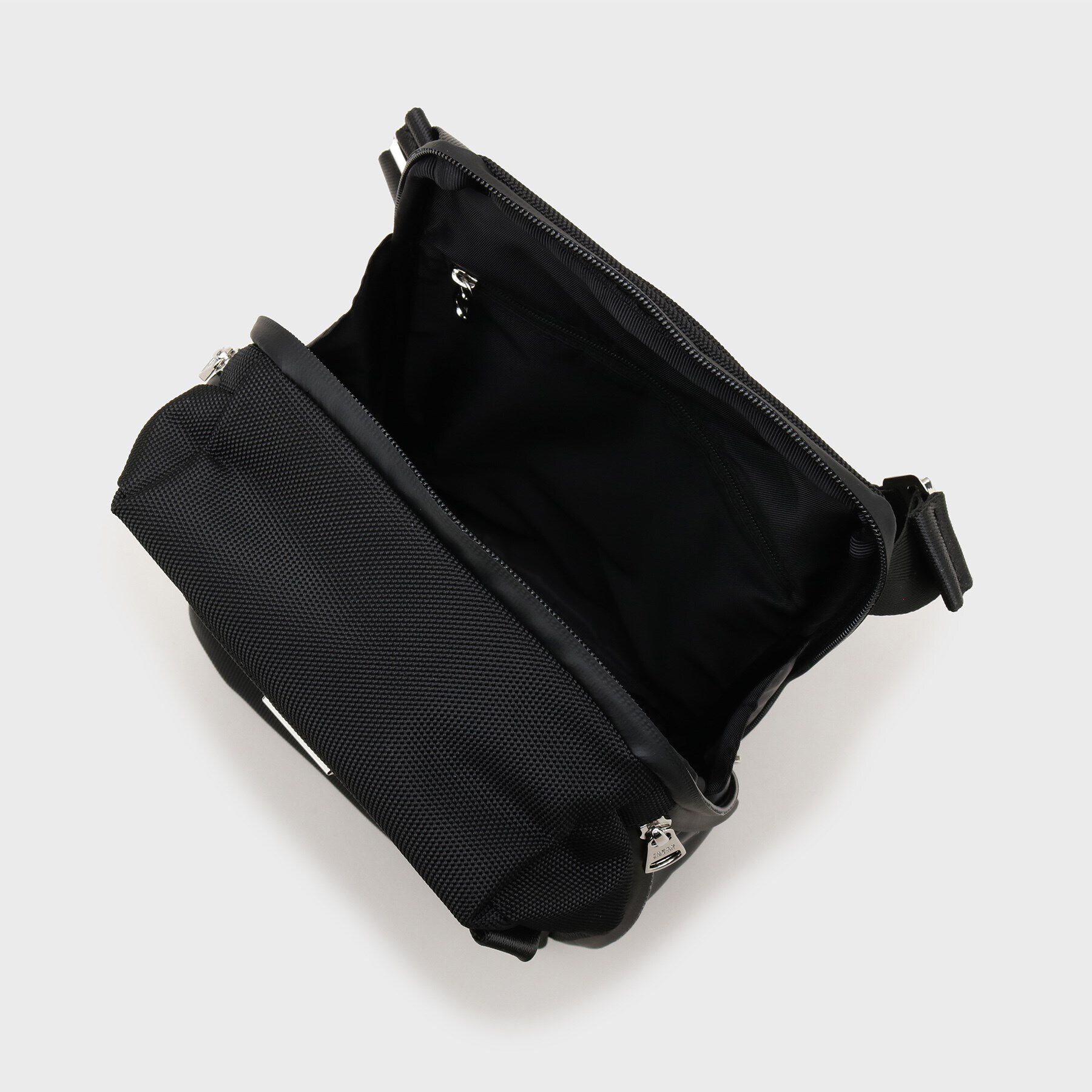 TAKEO KIKUCHI「【B5サイズ/縦型】エクスパンド　ショルダーバッグ（S）」|ショルダー・メッセンジャー|