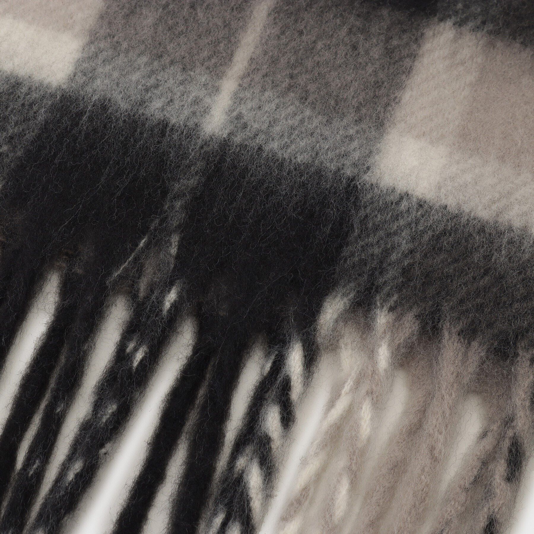 tk.TAKEO KIKUCHI「ブークレボリュームマフラー」|ストール|