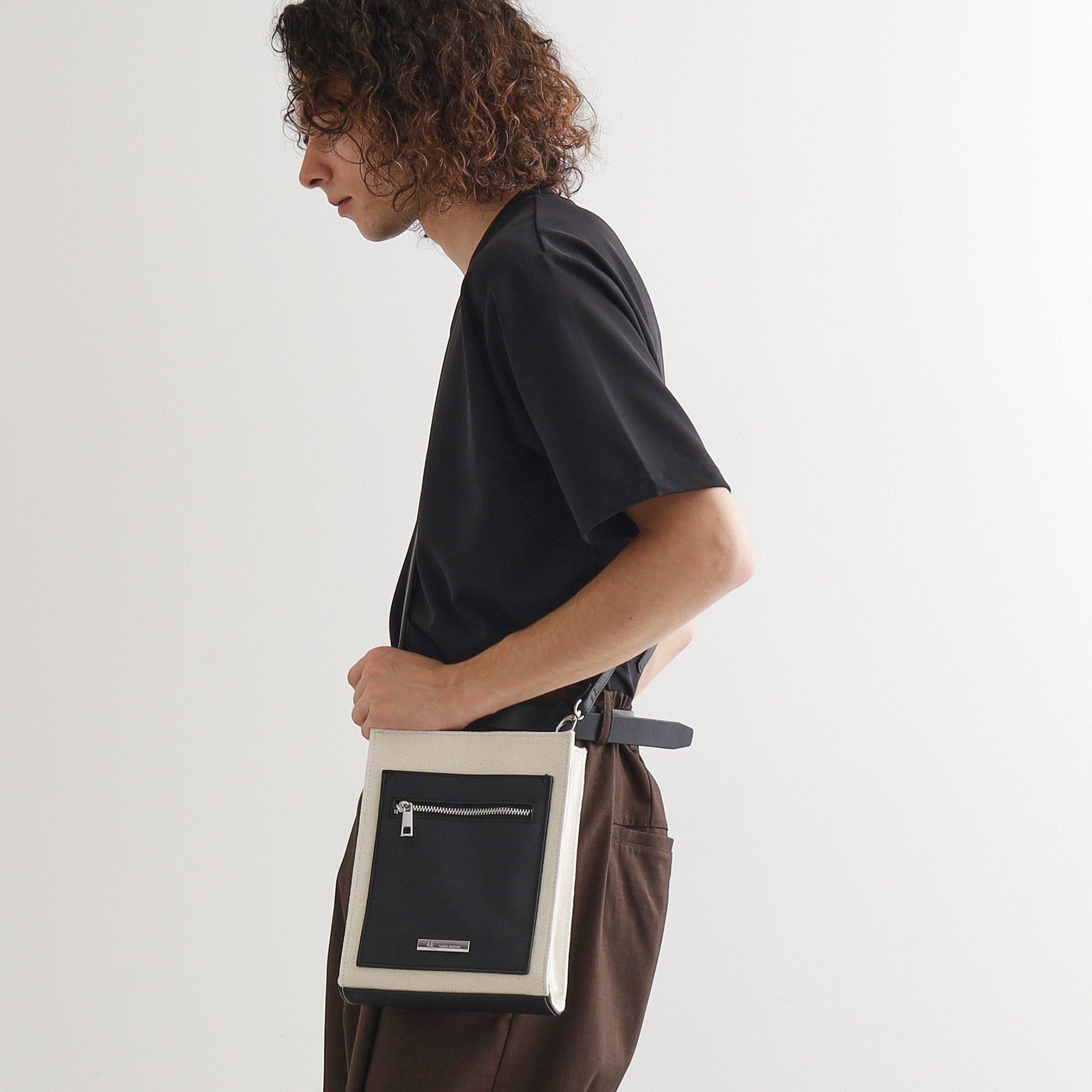 tk.TAKEO KIKUCHI「キャンバスミニショルダーバッグ」|ショルダー・メッセンジャー|ホワイト(501)