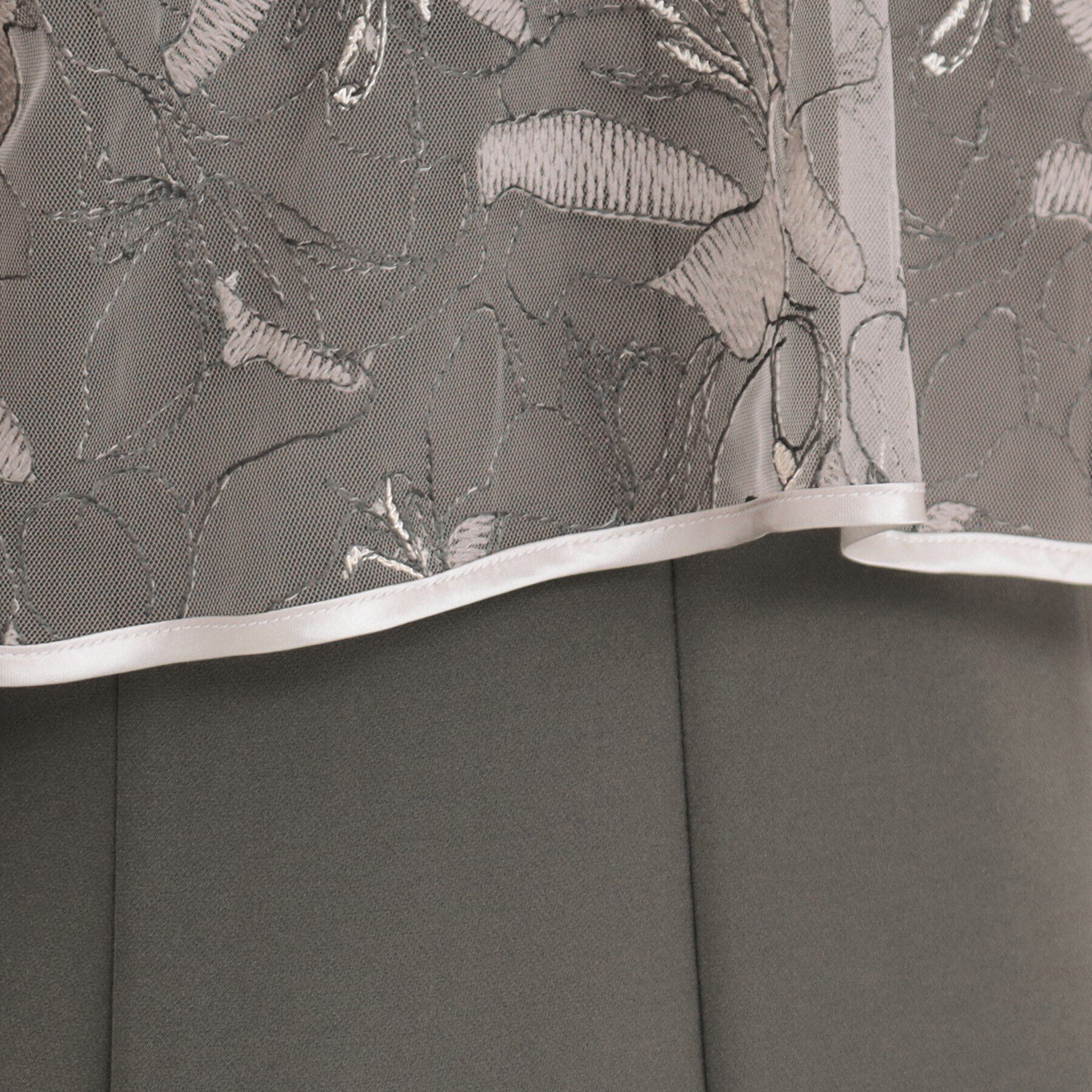 index「《ツインセット》刺繍シアートップス&times;キャミワンピース【洗濯機洗い可】」|ワンピース|