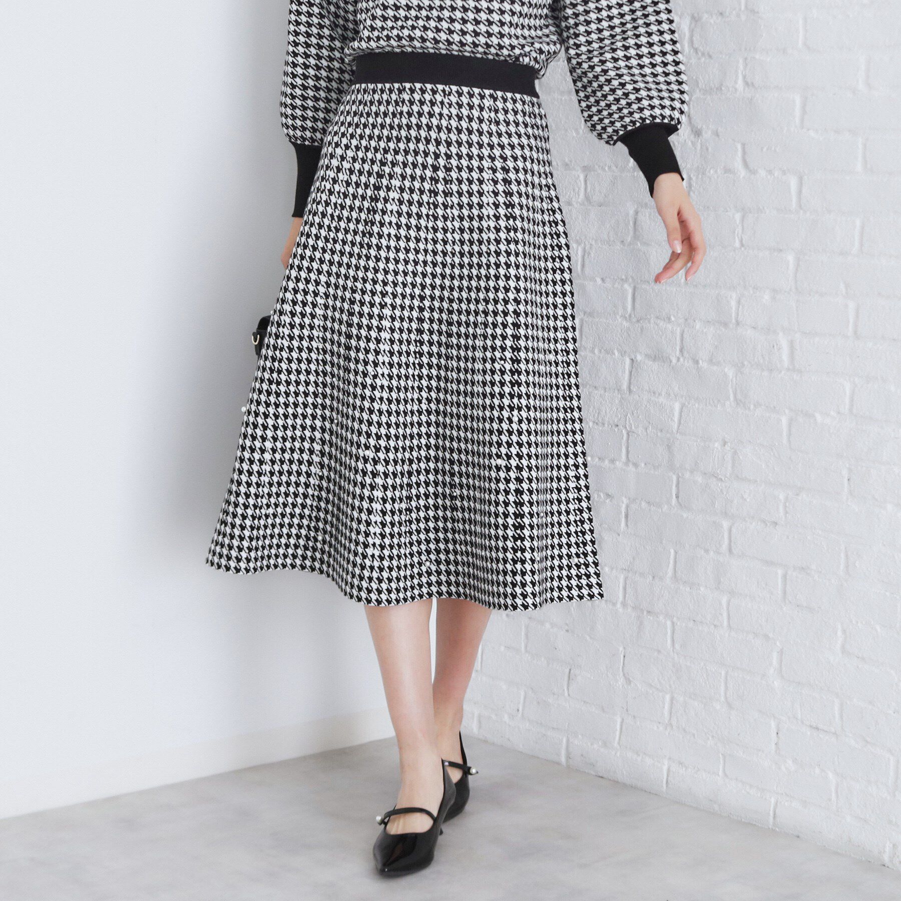 index「《美人百花掲載》パール調フレアニットスカート/セットアップ対応【洗濯機洗い可】」|スカート|