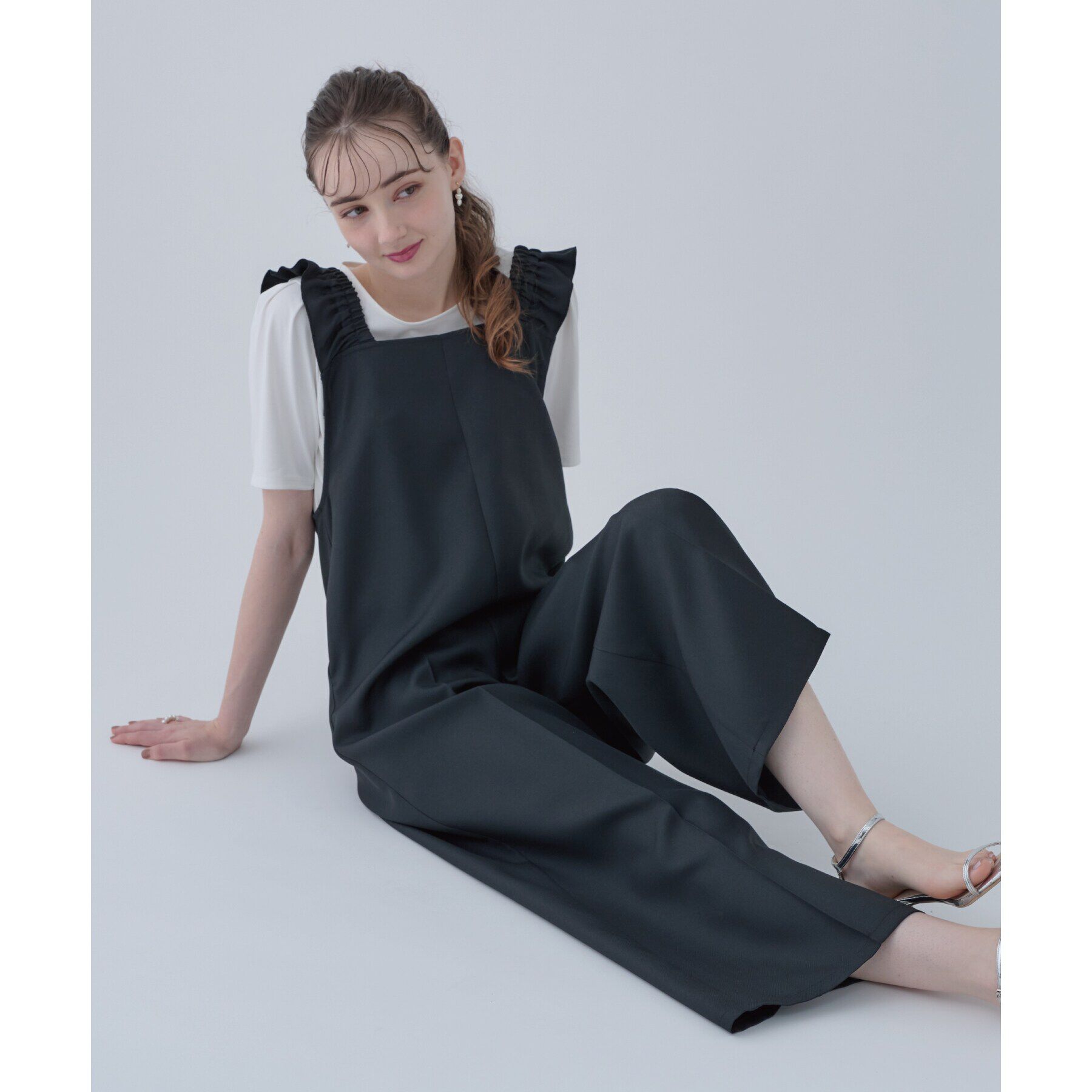 Couture broach「【カワイさを引き立てる】フリルデザインロンパース」|オールインワン|