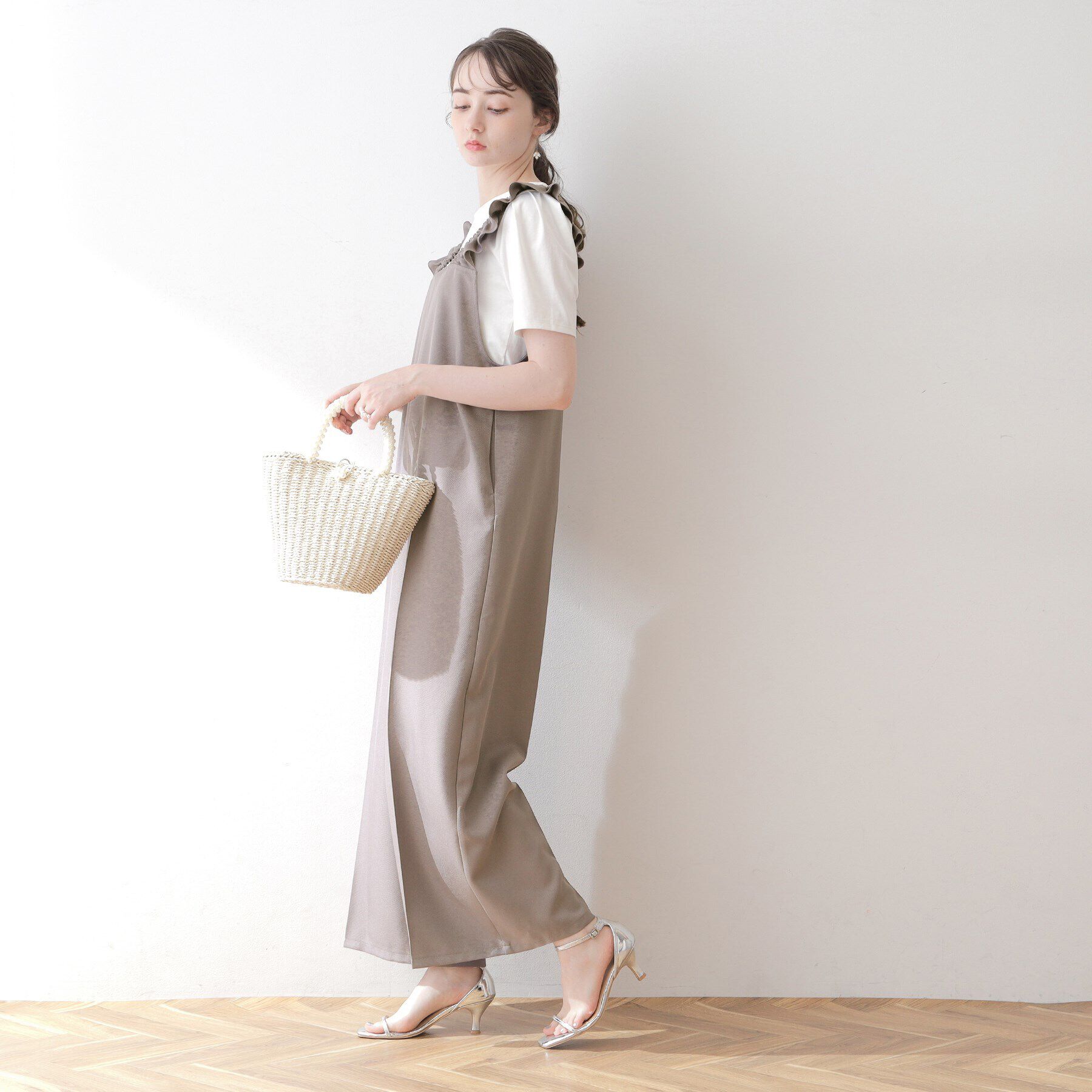 Couture broach「【カワイさを引き立てる】フリルデザインロンパース」|オールインワン|