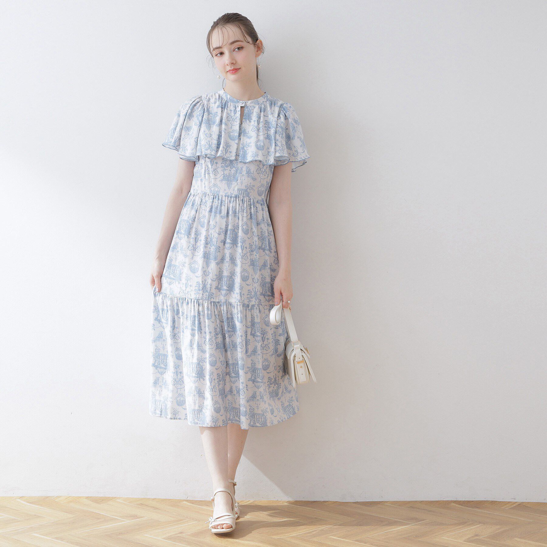 Couture broach「トワル・ド・ジュイ ケープドレス」|ワンピース|