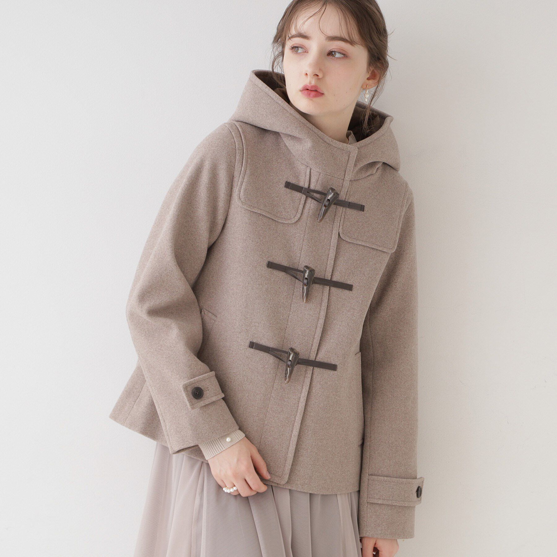 Couture broach「【きれいめ通勤にも、カジュアルにも】ショートダッフルコート」|ダッフルコート|