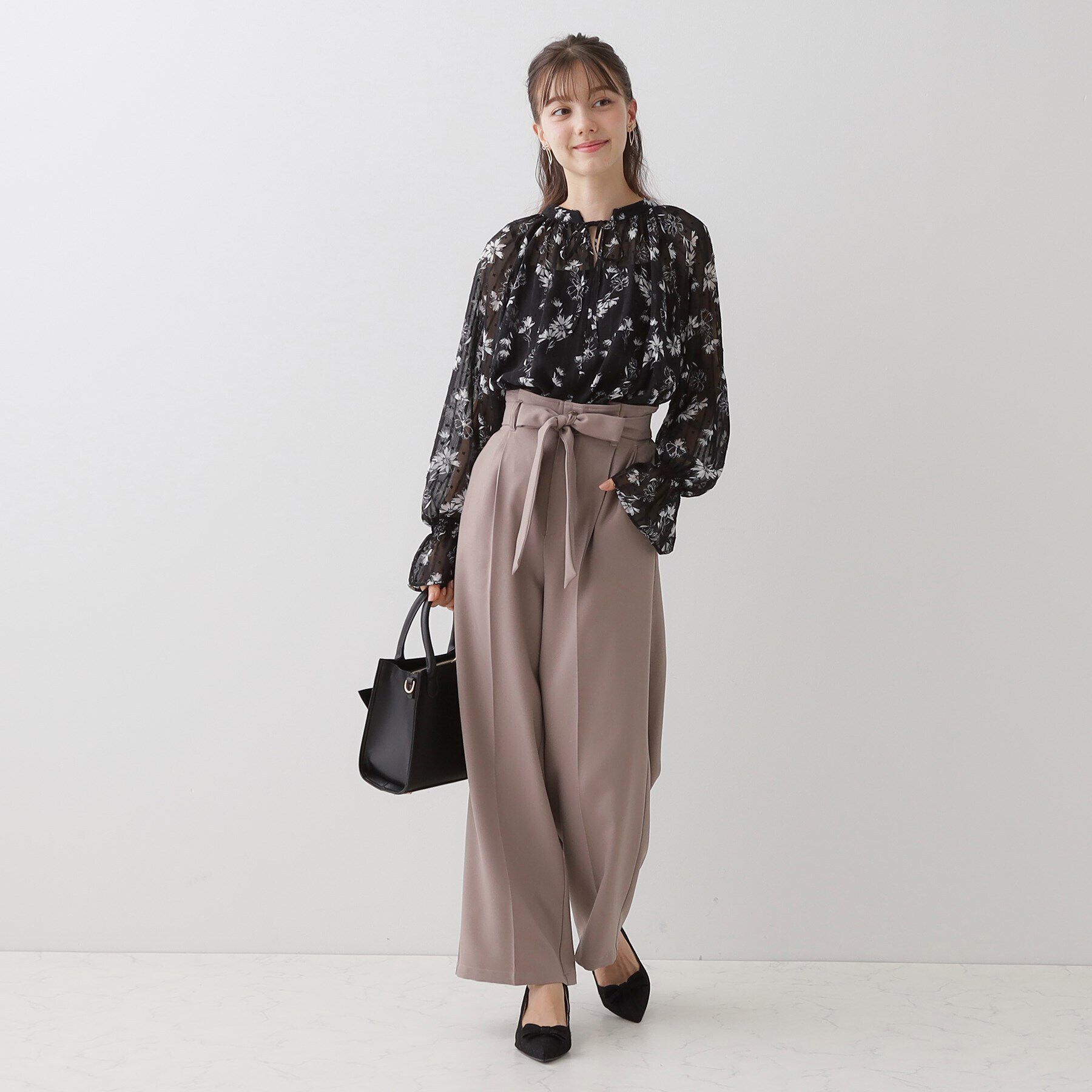 Couture broach「【洗える・大人フェミニン】フラワージャカードブラウス」|シャツ・ブラウス|