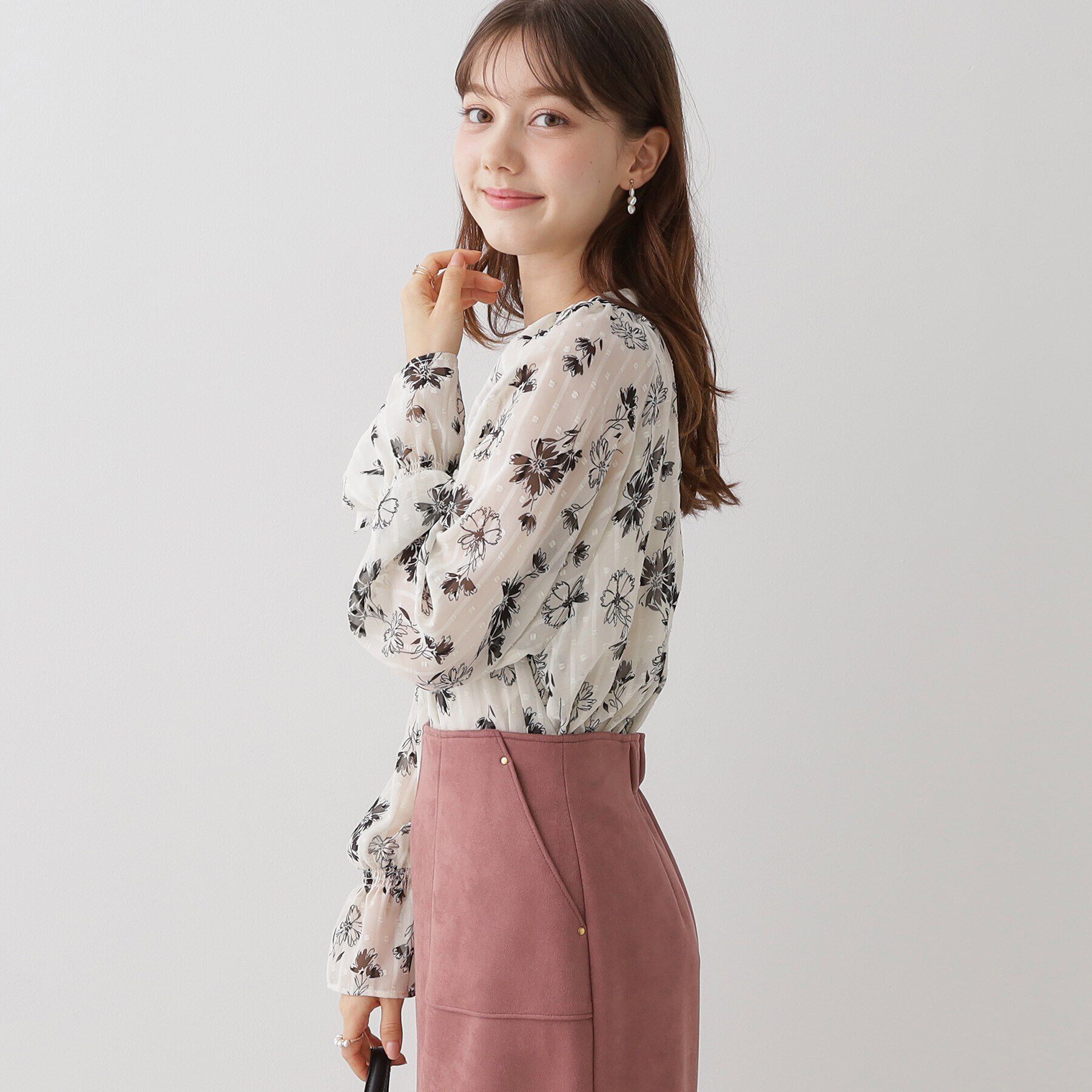 Couture broach「【洗える・大人フェミニン】フラワージャカードブラウス」|シャツ・ブラウス|