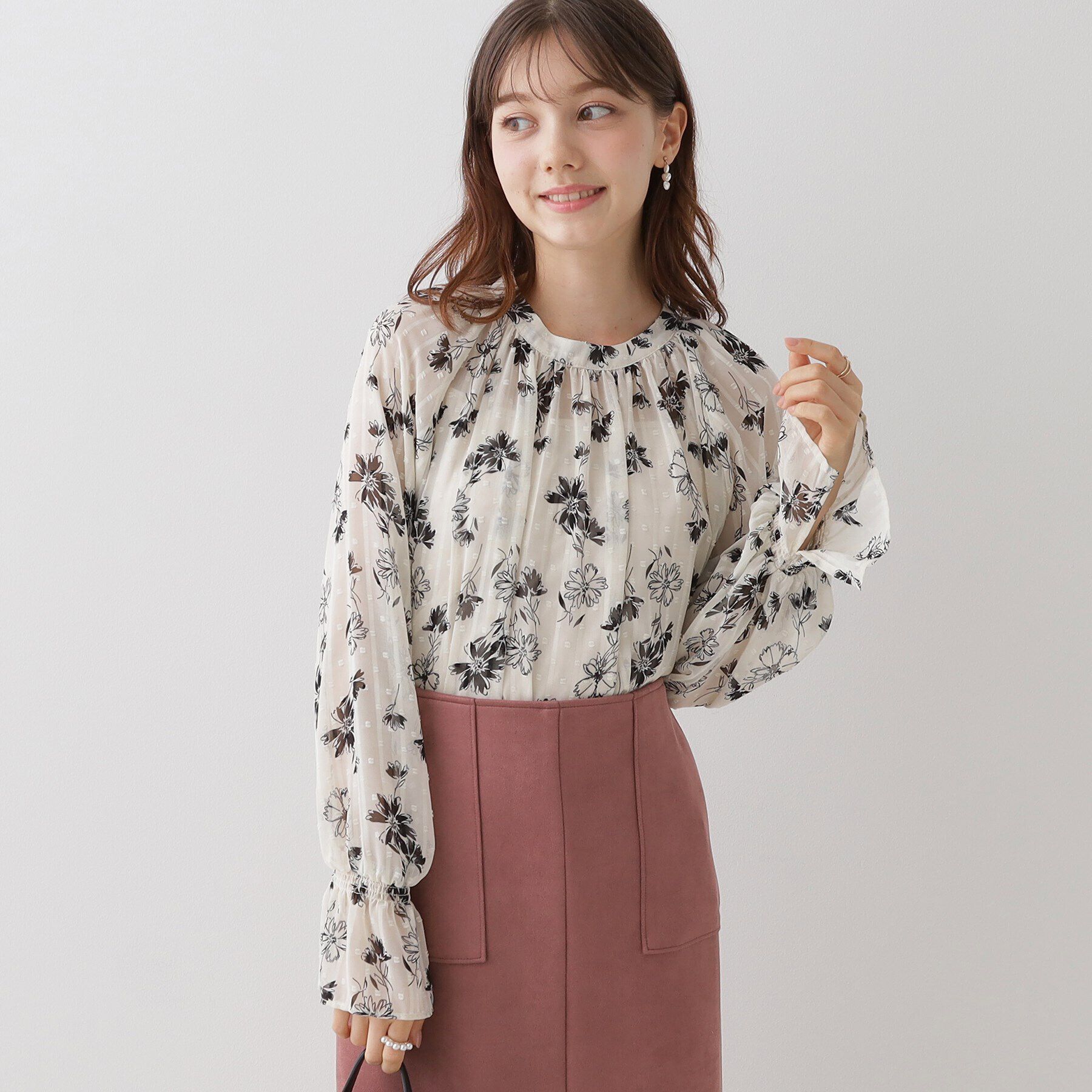 Couture broach「【洗える・大人フェミニン】フラワージャカードブラウス」|シャツ・ブラウス|