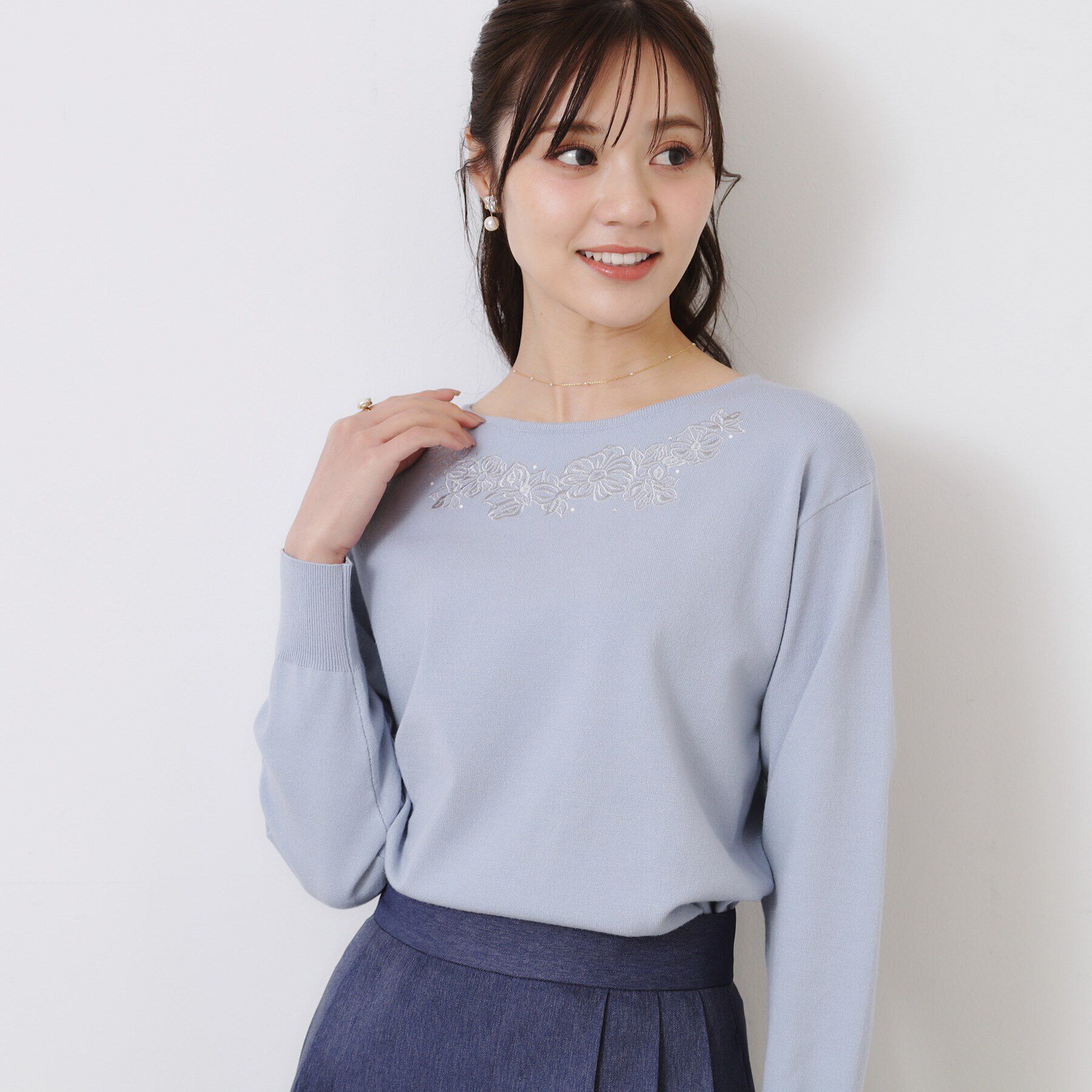 Couture broach「【大人可愛い・通勤】フラワーエンブロニット」|ニット・セーター|ブルー(092)