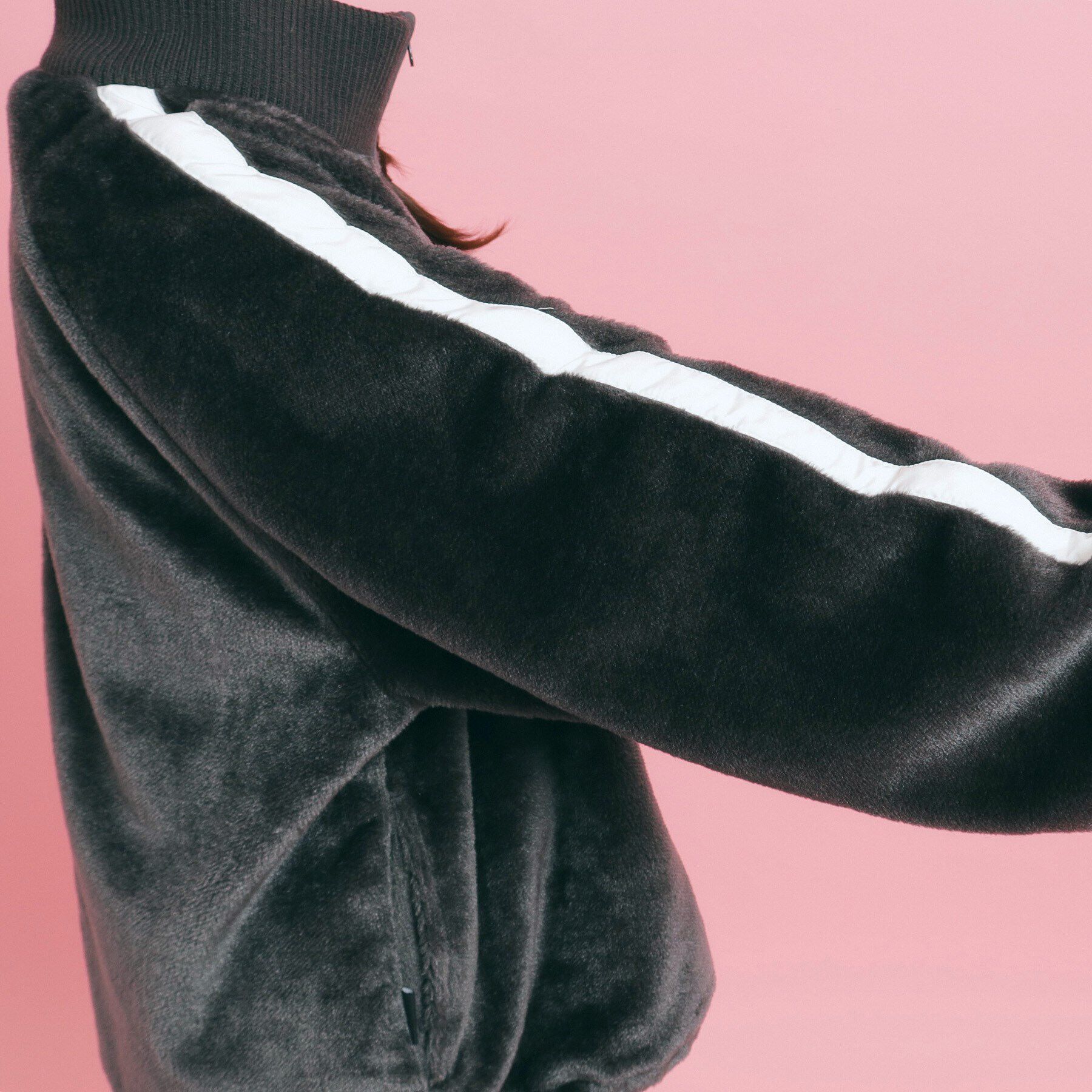 PINK-latte「フェイクファーリブハイネックジャケット」|ブルゾン・スタジャン|