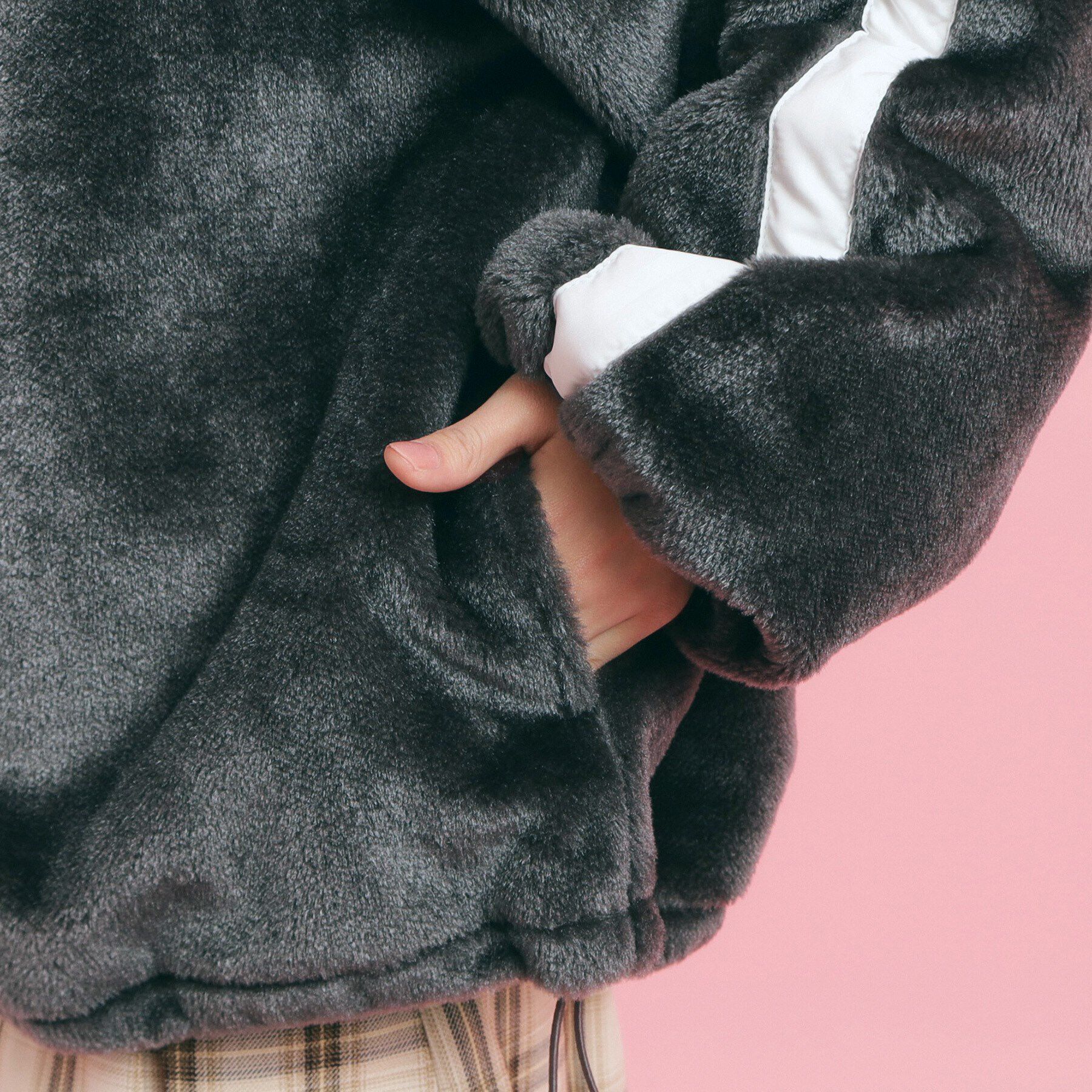 PINK-latte「フェイクファーリブハイネックジャケット」|ブルゾン・スタジャン|