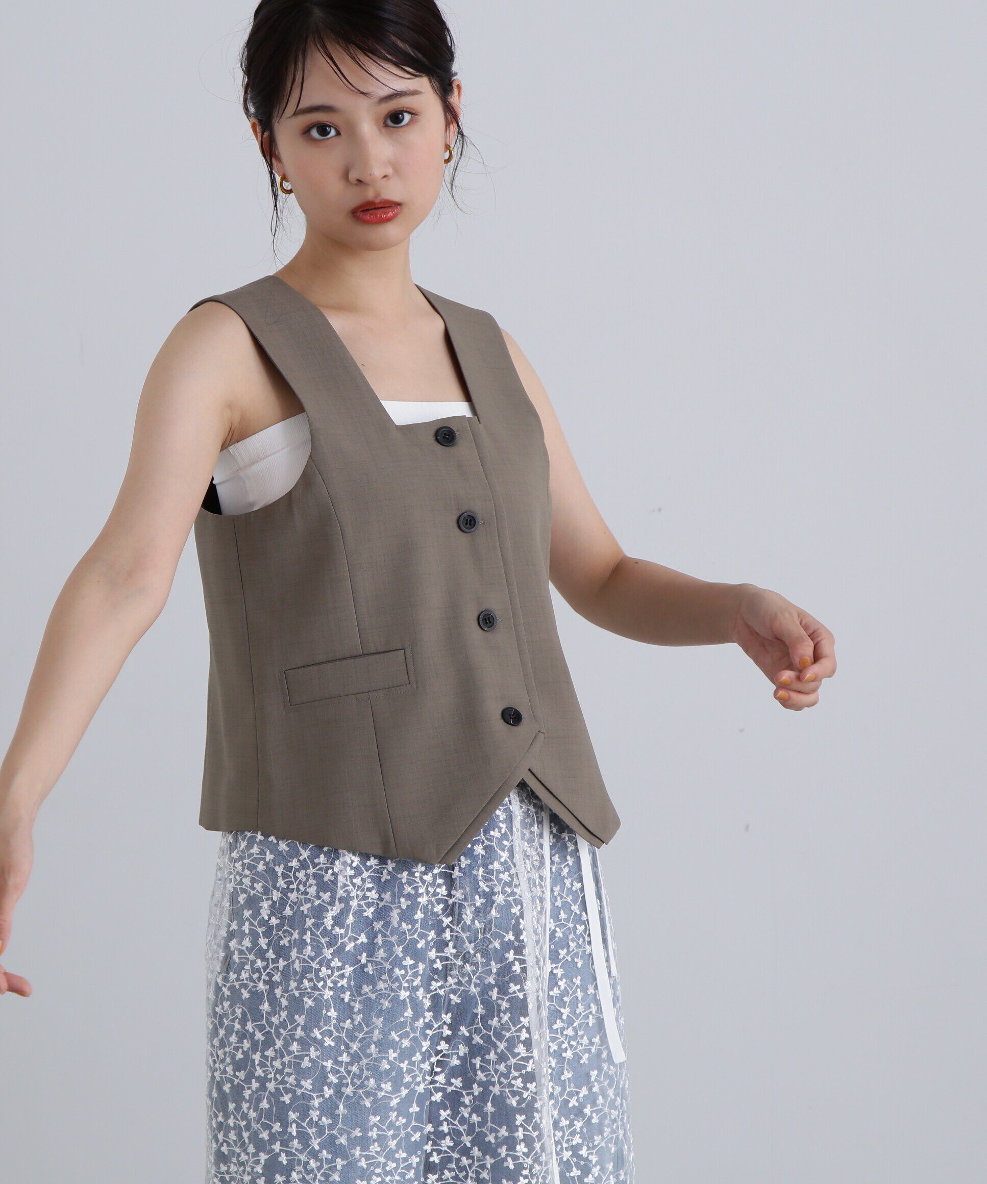  「スクエアフロントジレ」|ブルゾン・スタジャン|ブラウン