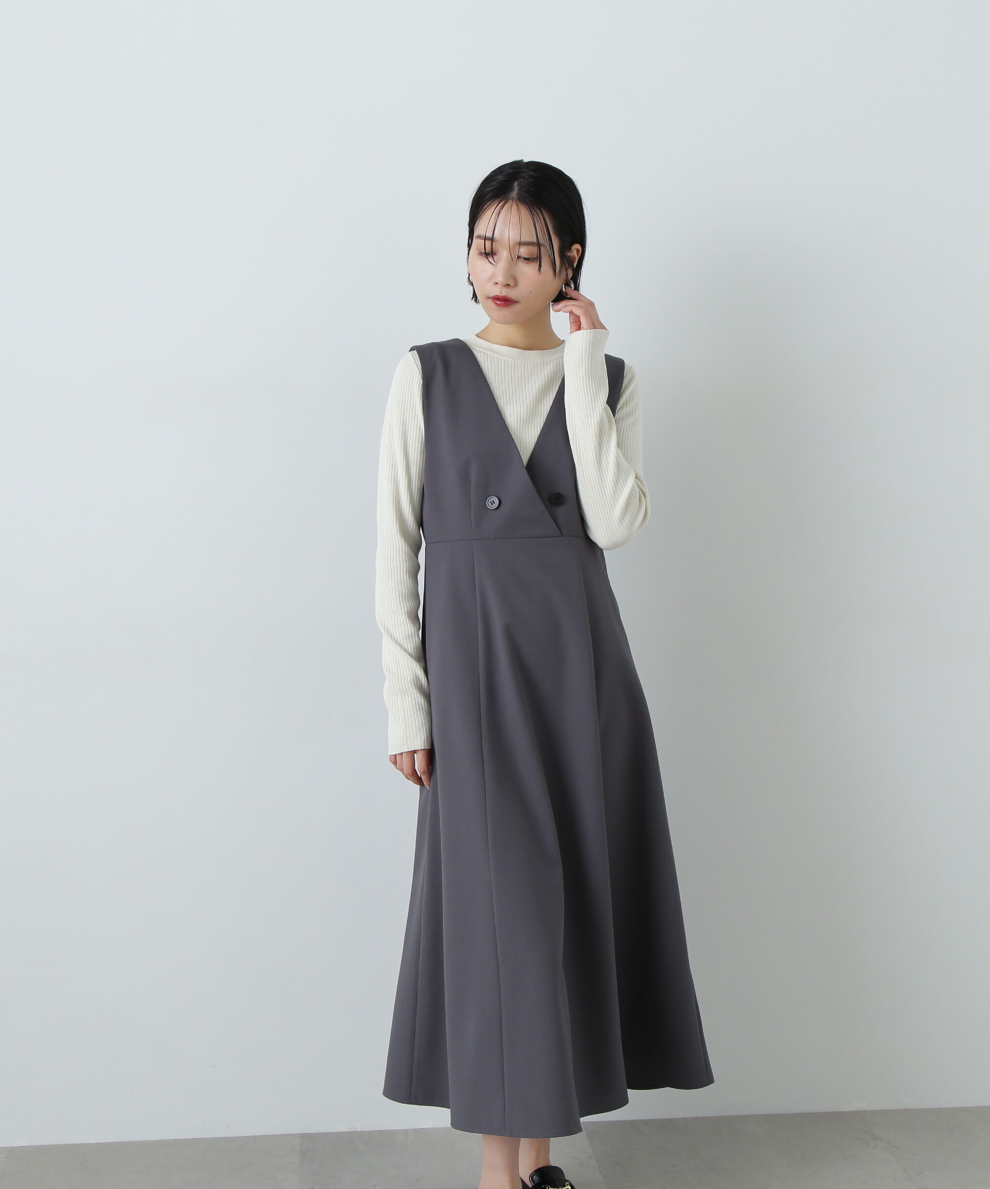  「Vネックフレアジャンパースカート」|ワンピース|グレー