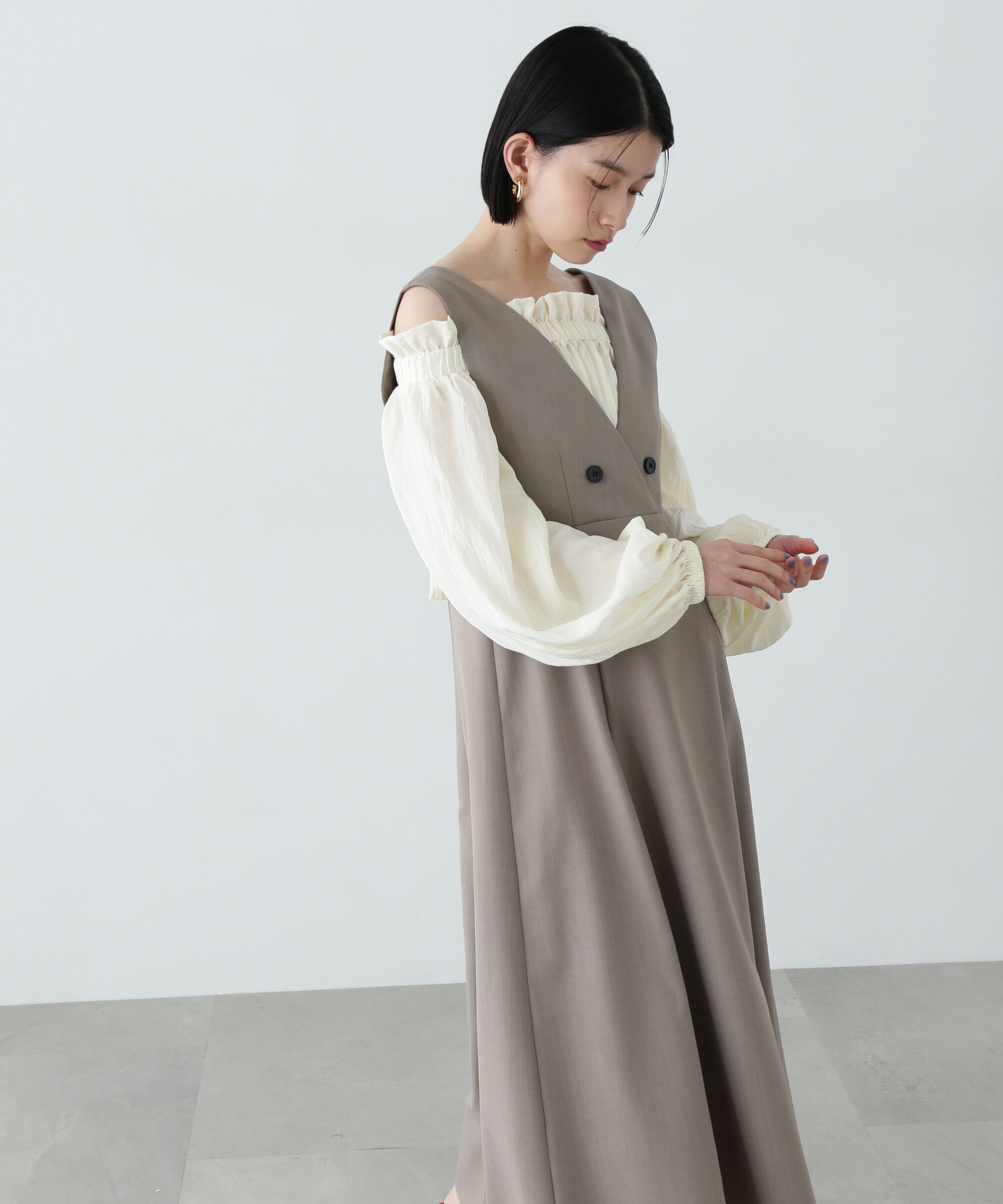  「Vネックフレアジャンパースカート」|ワンピース|