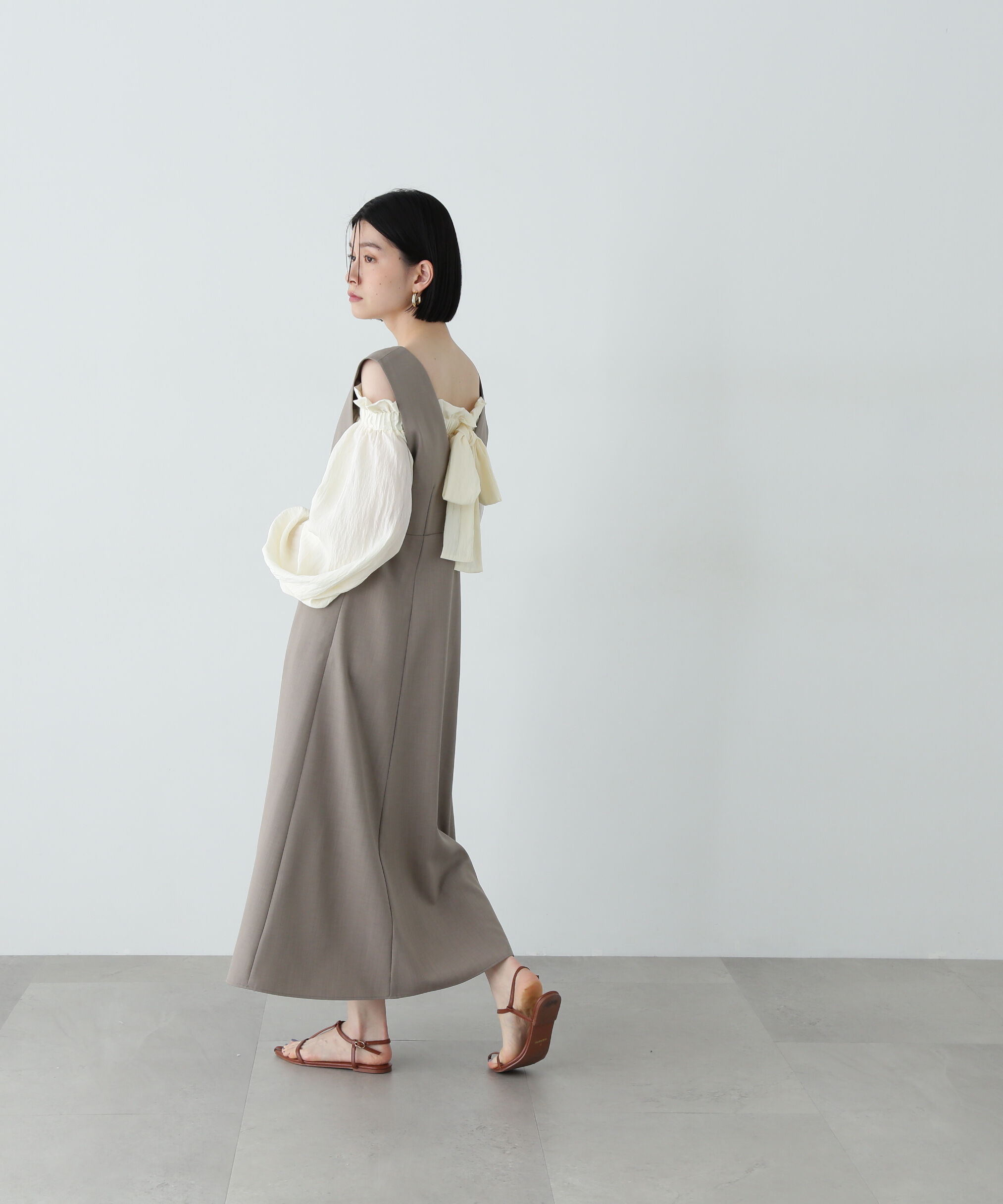  「Vネックフレアジャンパースカート」|ワンピース|