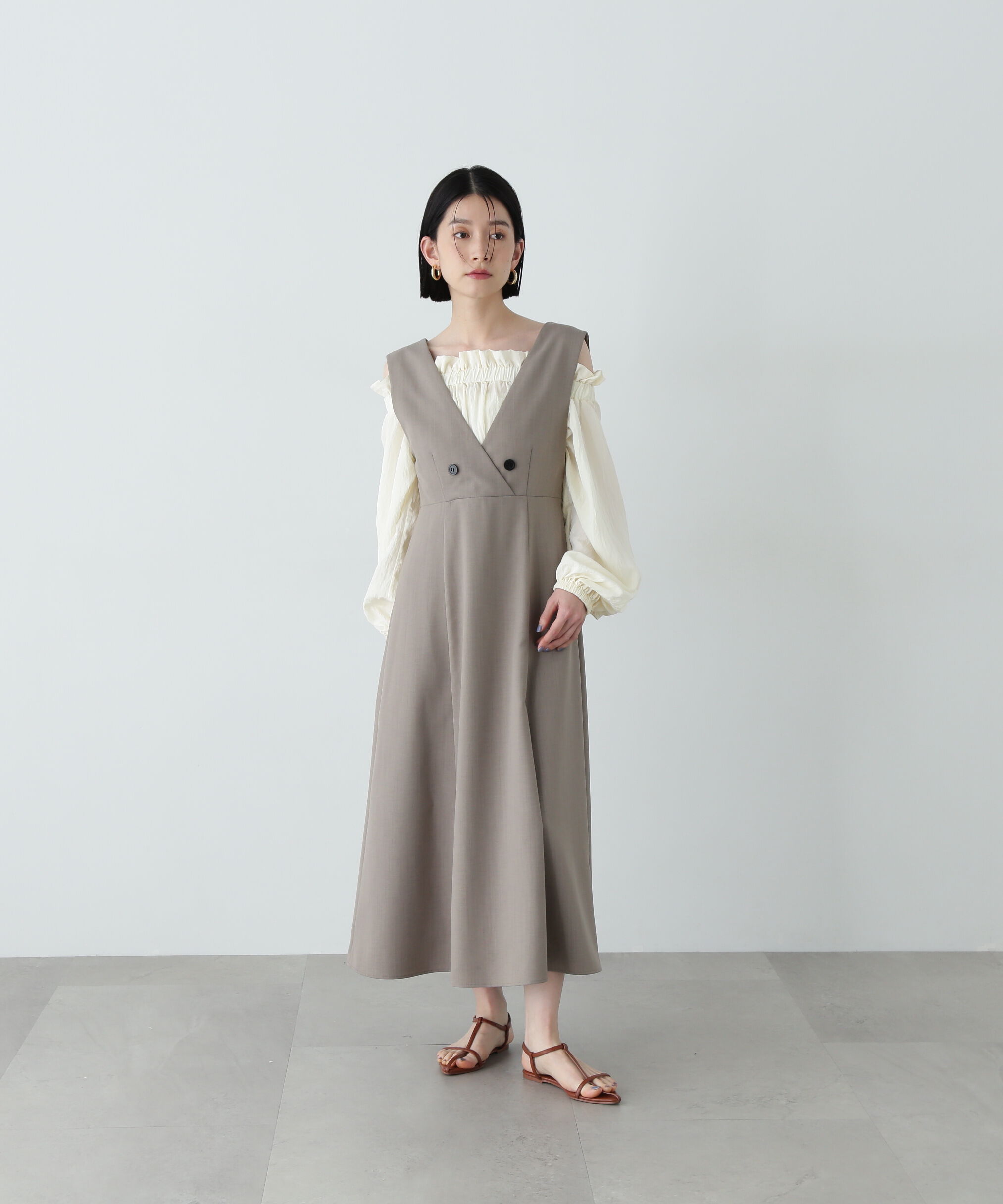  「Vネックフレアジャンパースカート」|ワンピース|