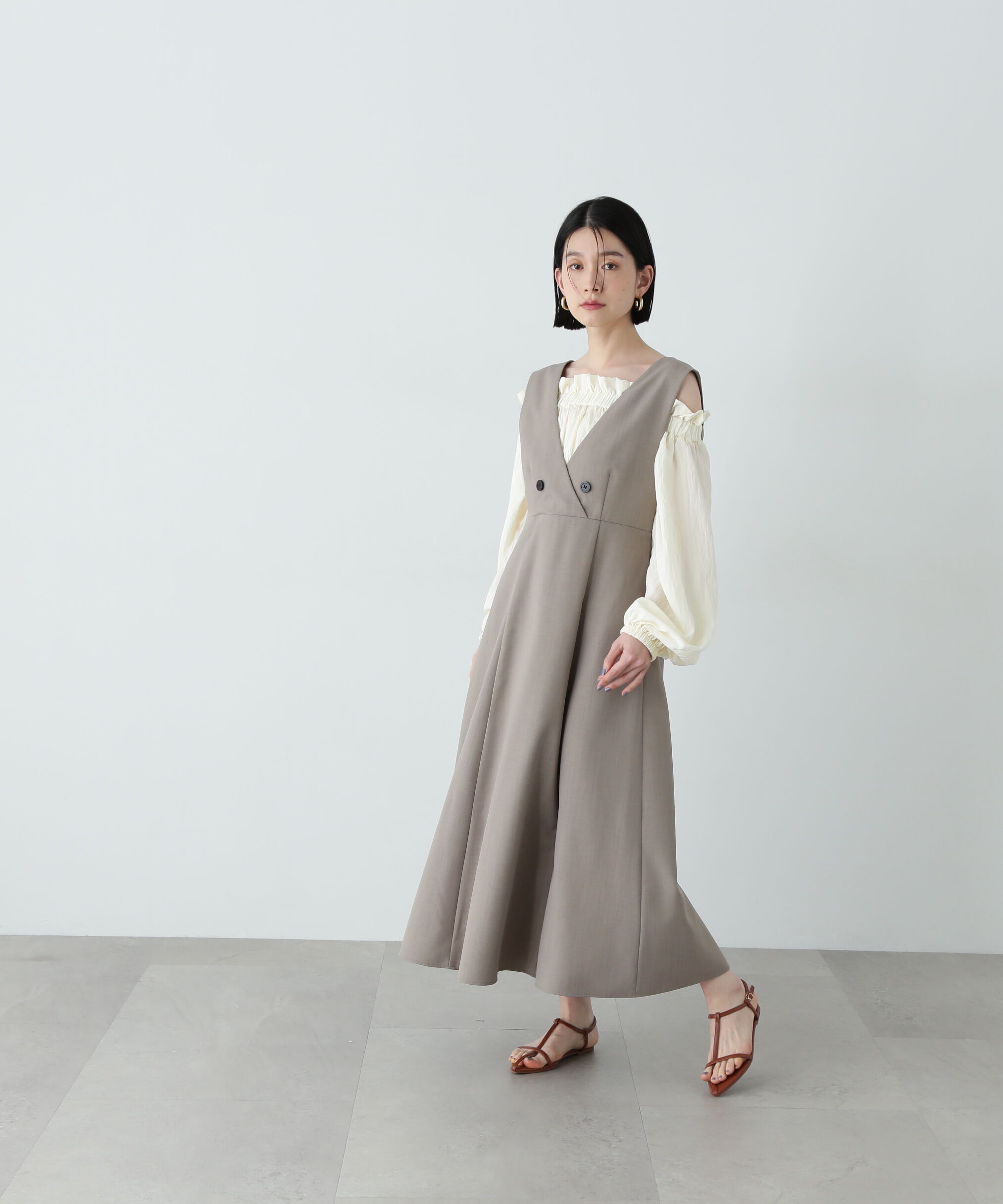  「Vネックフレアジャンパースカート」|ワンピース|