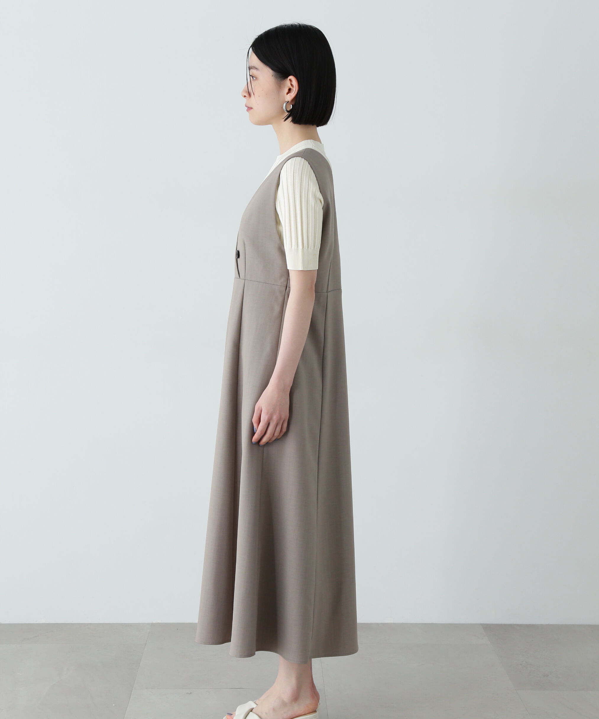  「Vネックフレアジャンパースカート」|ワンピース|