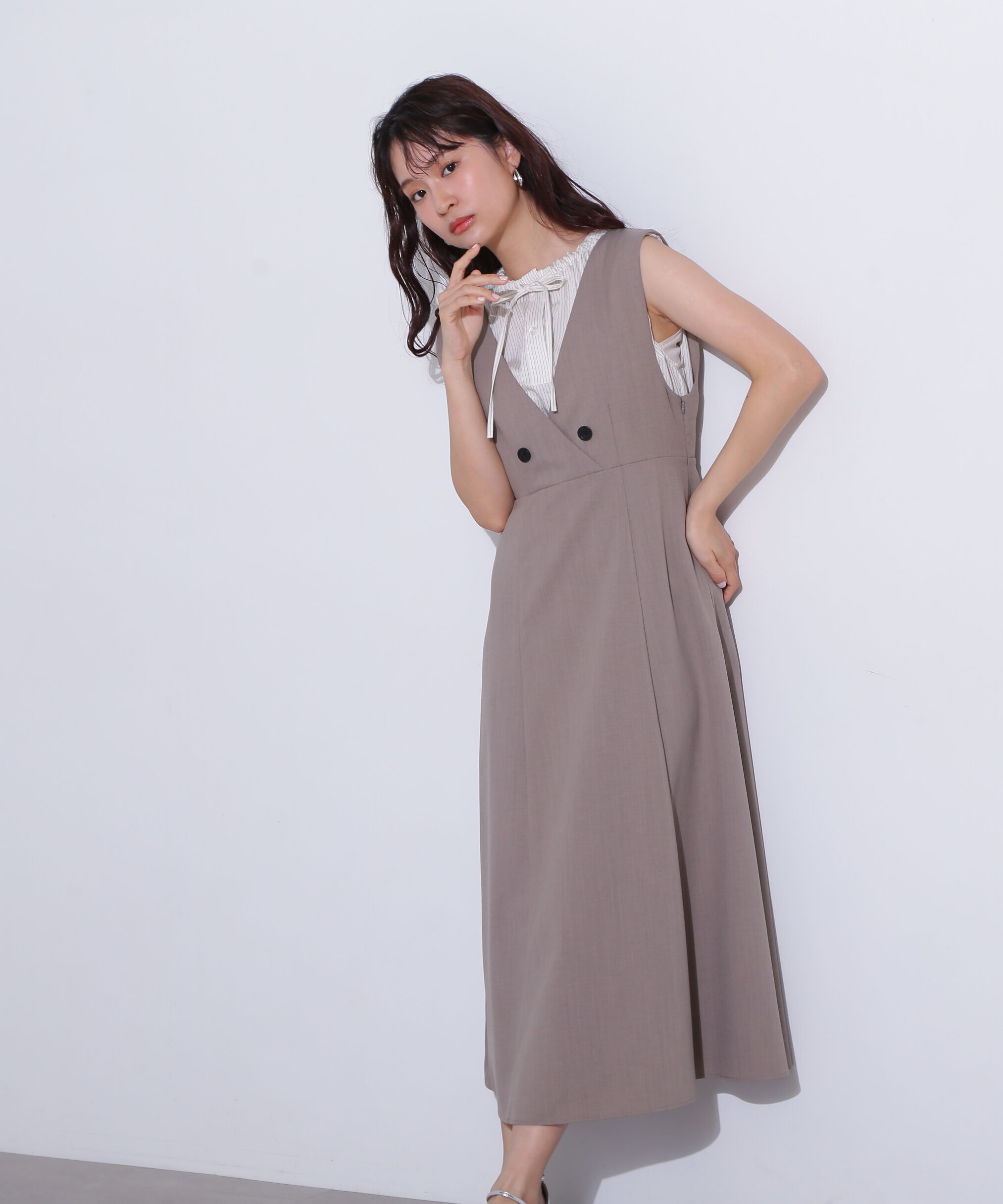  「Vネックフレアジャンパースカート」|ワンピース|