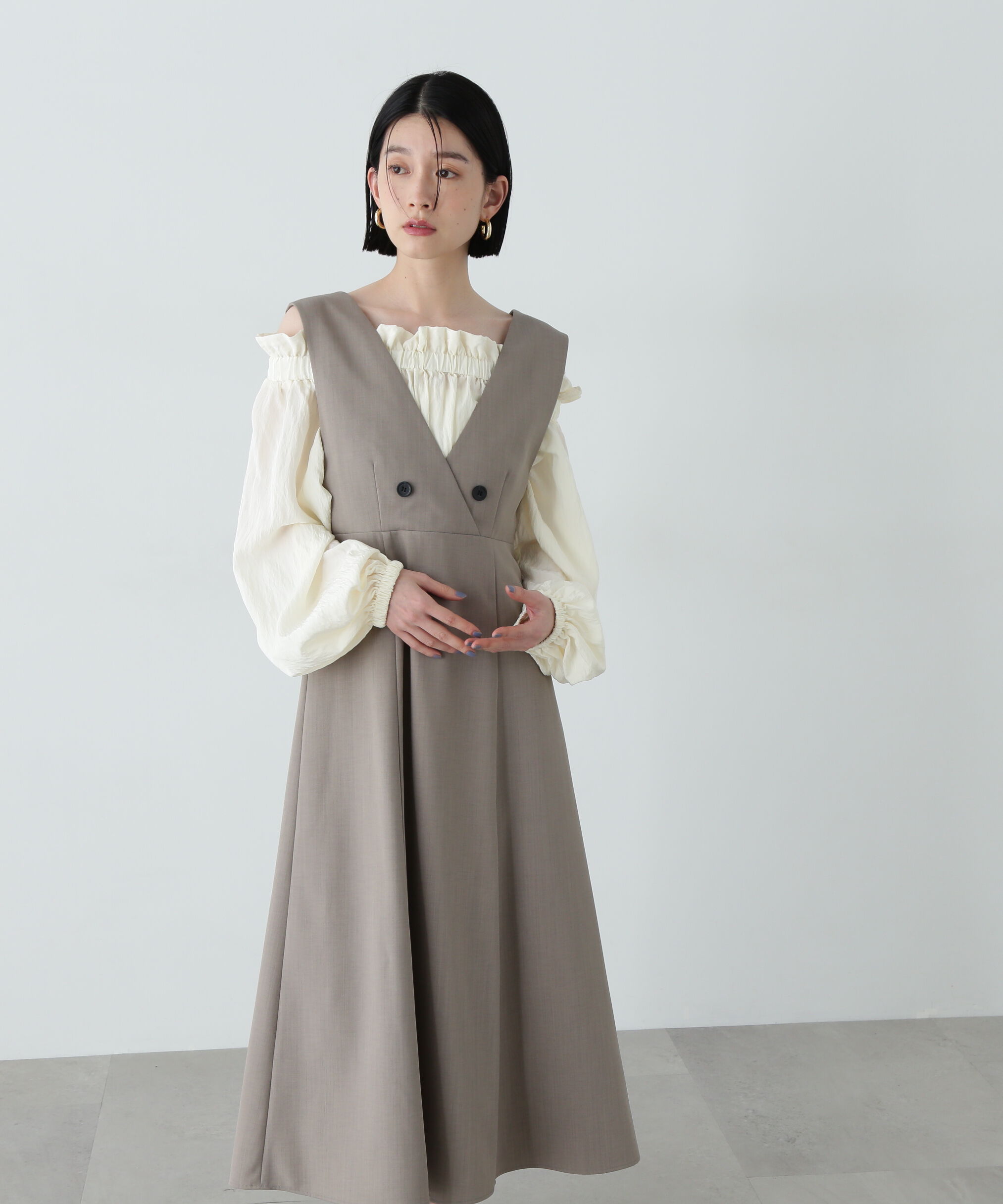  「Vネックフレアジャンパースカート」|ワンピース|