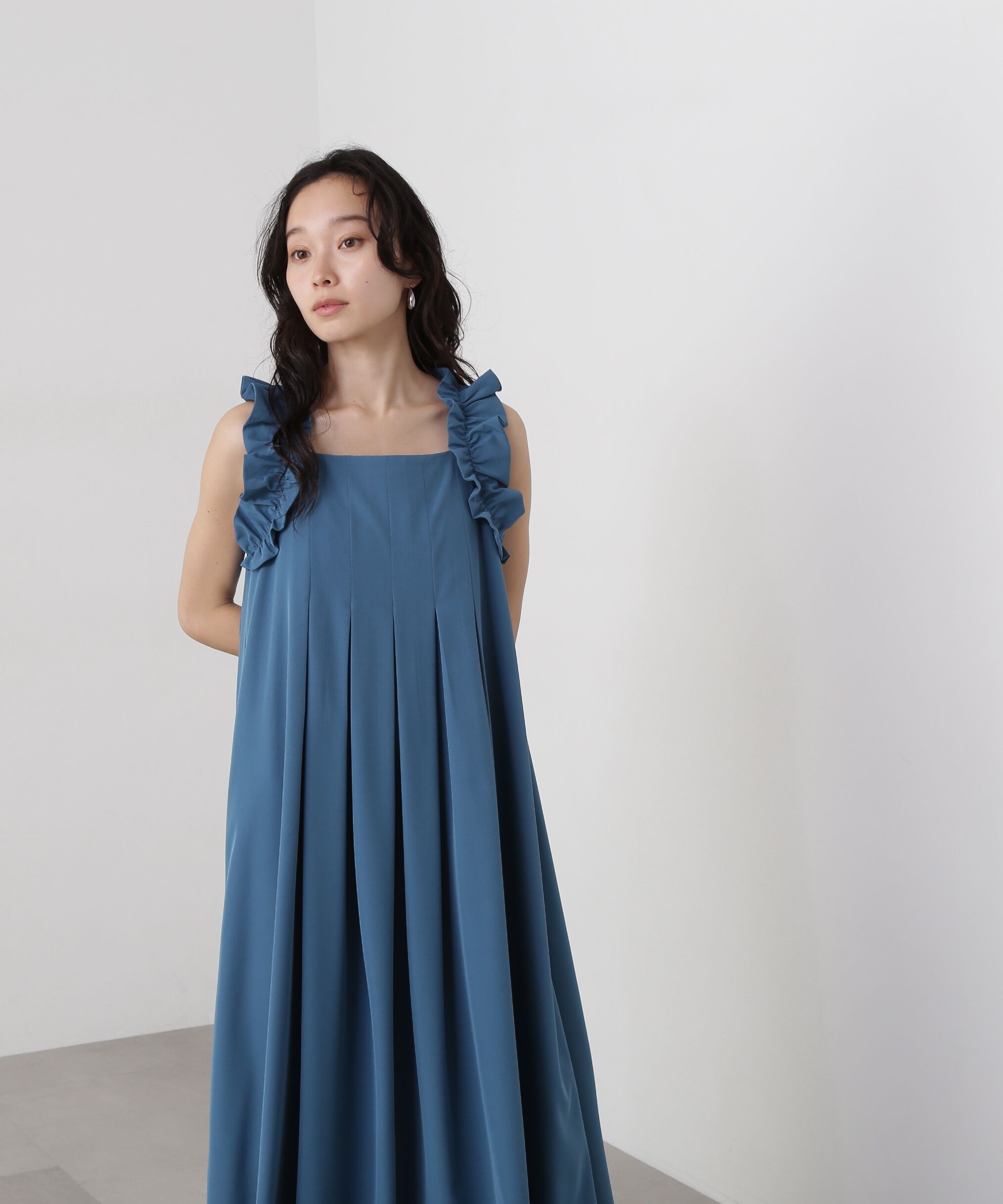  「ラッフルショルダーワンピース」|ワンピース|