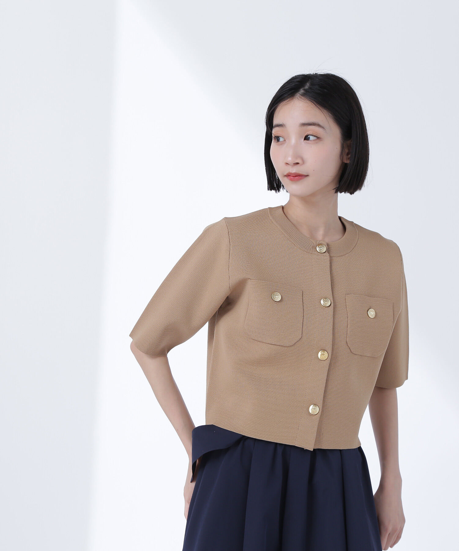  「エンブレムボタンニットジャケット半袖」|ニット・セーター|