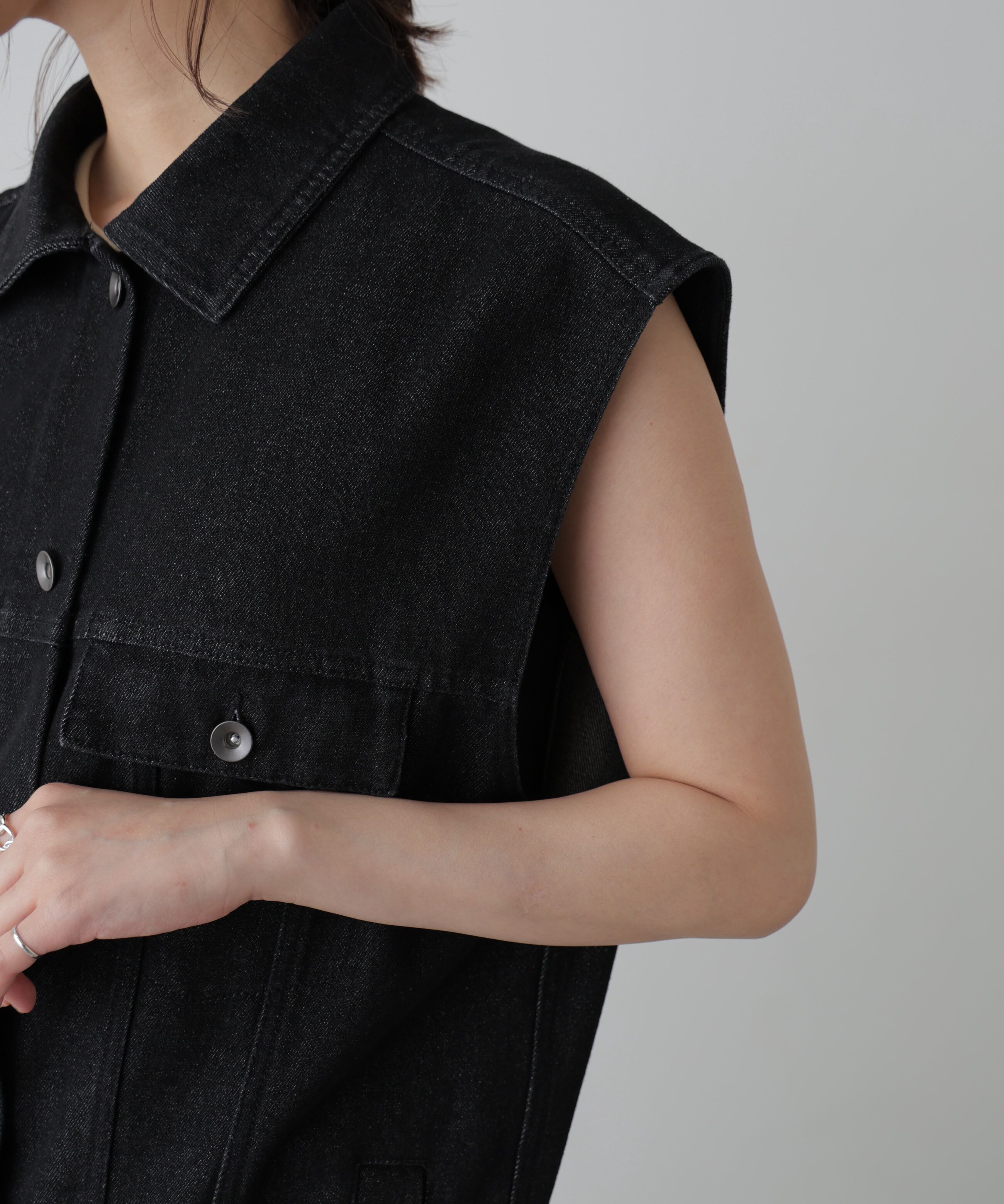  「ミドル丈デニムベスト」|ブルゾン・スタジャン|