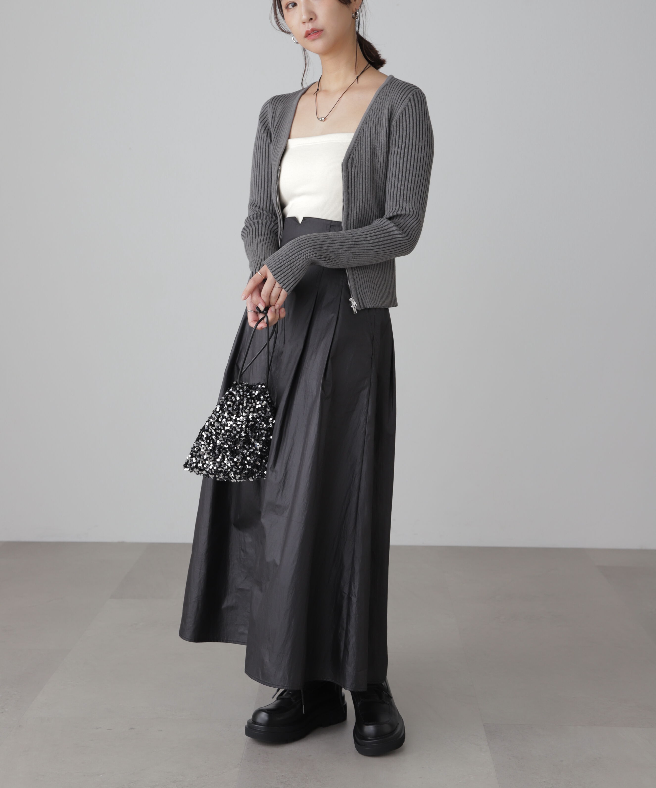  「フロントジップリブVネックニット」|ニット・セーター|