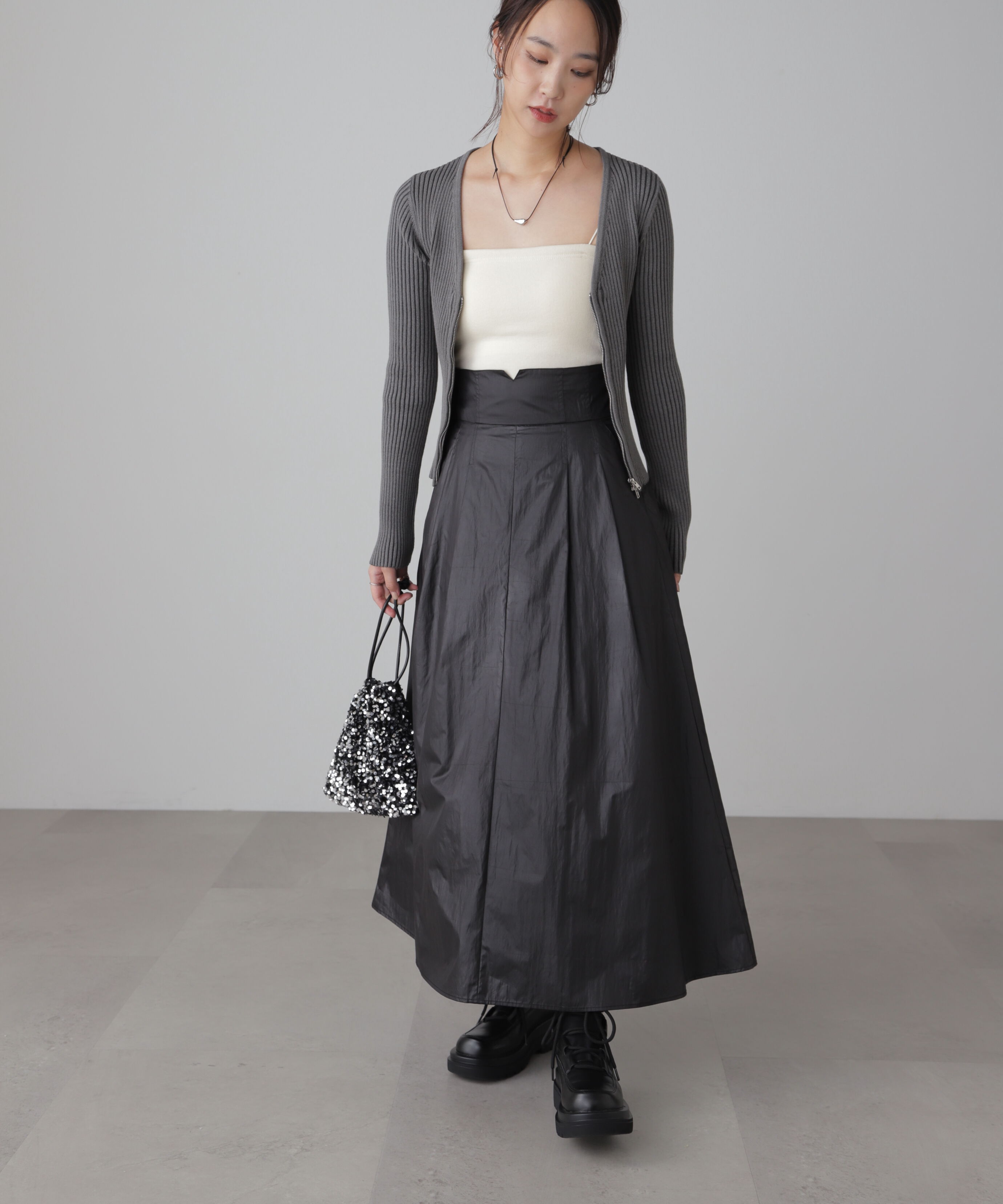  「フロントジップリブVネックニット」|ニット・セーター|