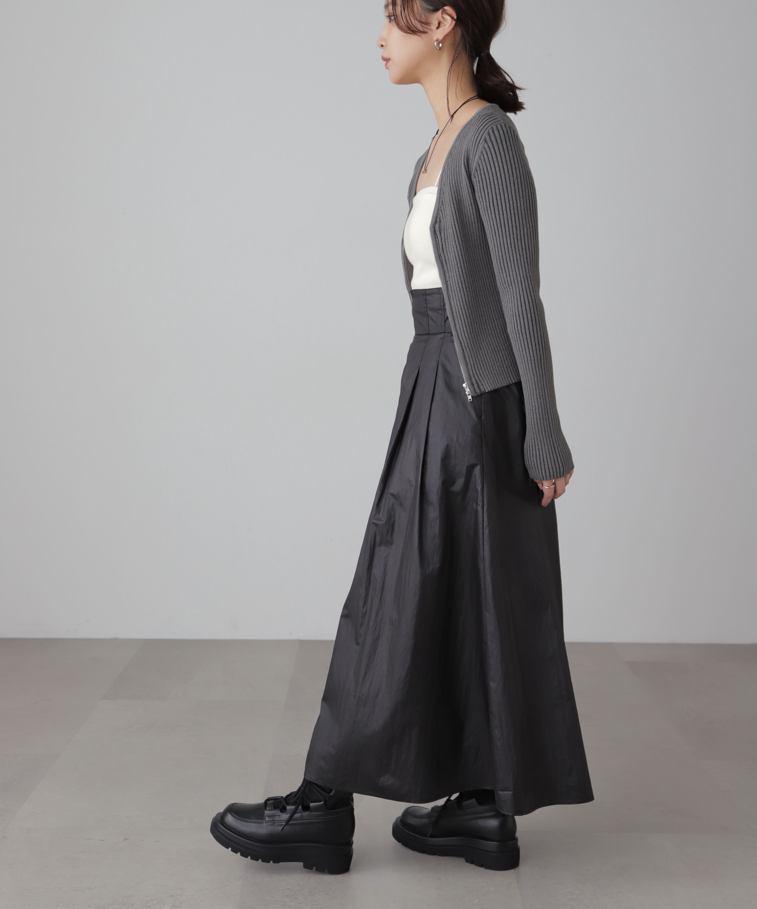  「フロントジップリブVネックニット」|ニット・セーター|