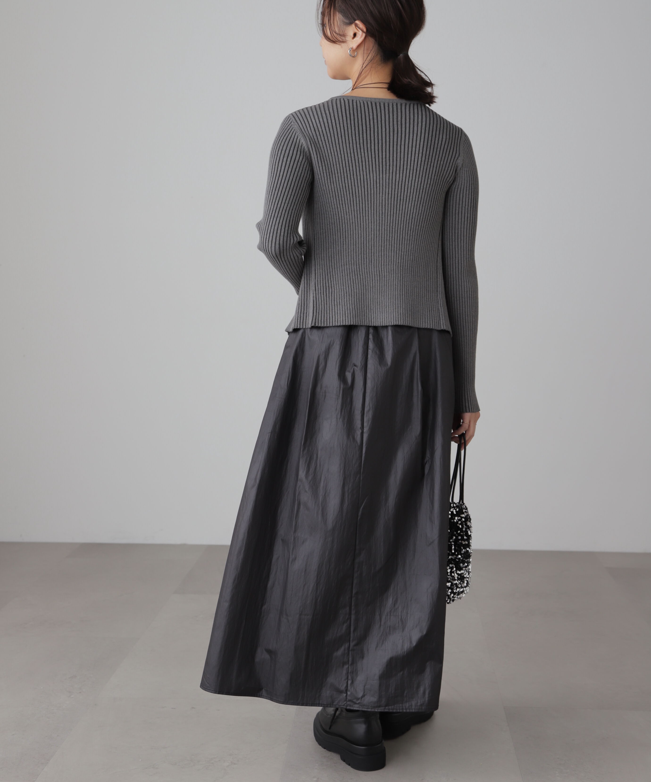  「フロントジップリブVネックニット」|ニット・セーター|