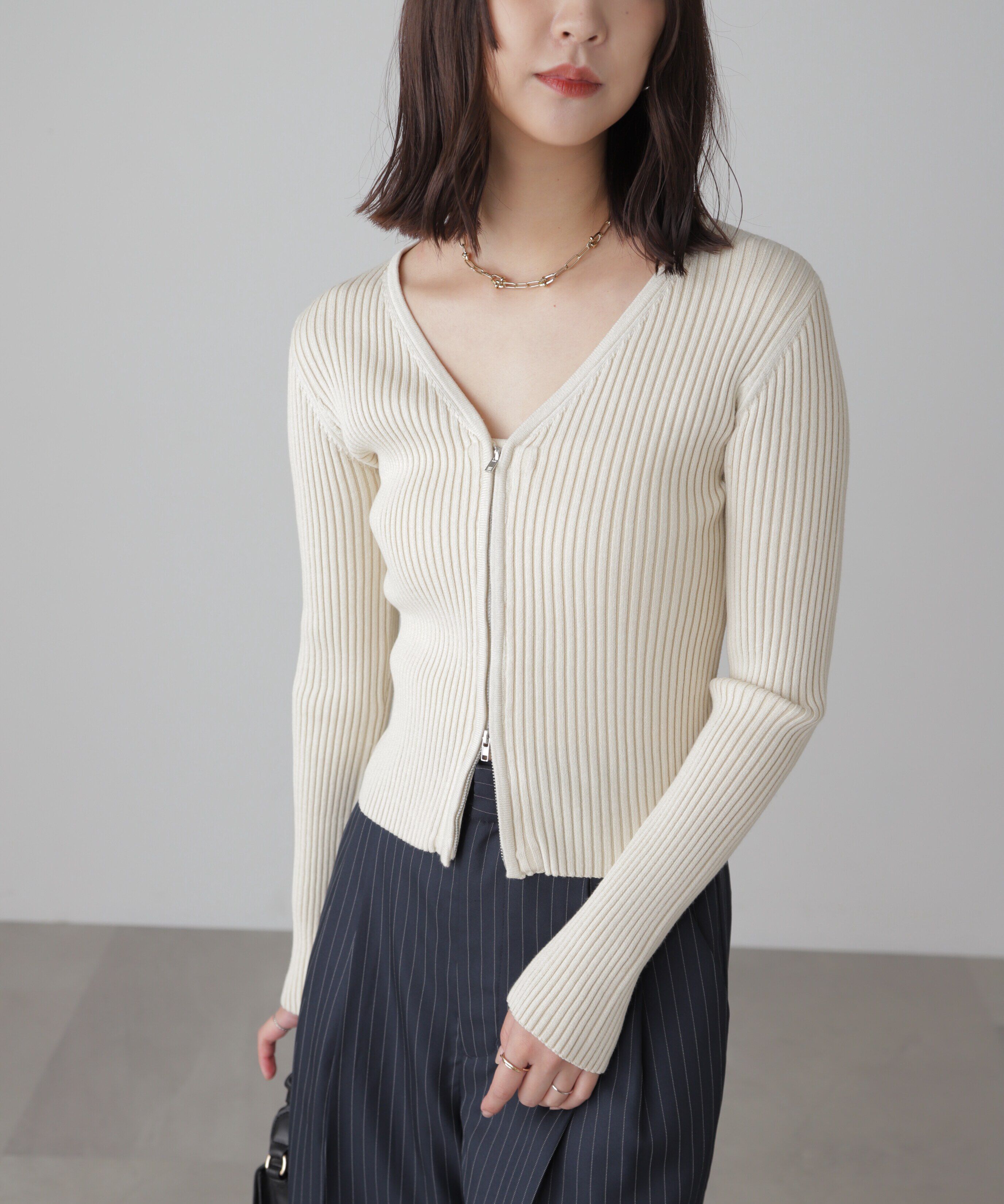  「フロントジップリブVネックニット」|ニット・セーター|