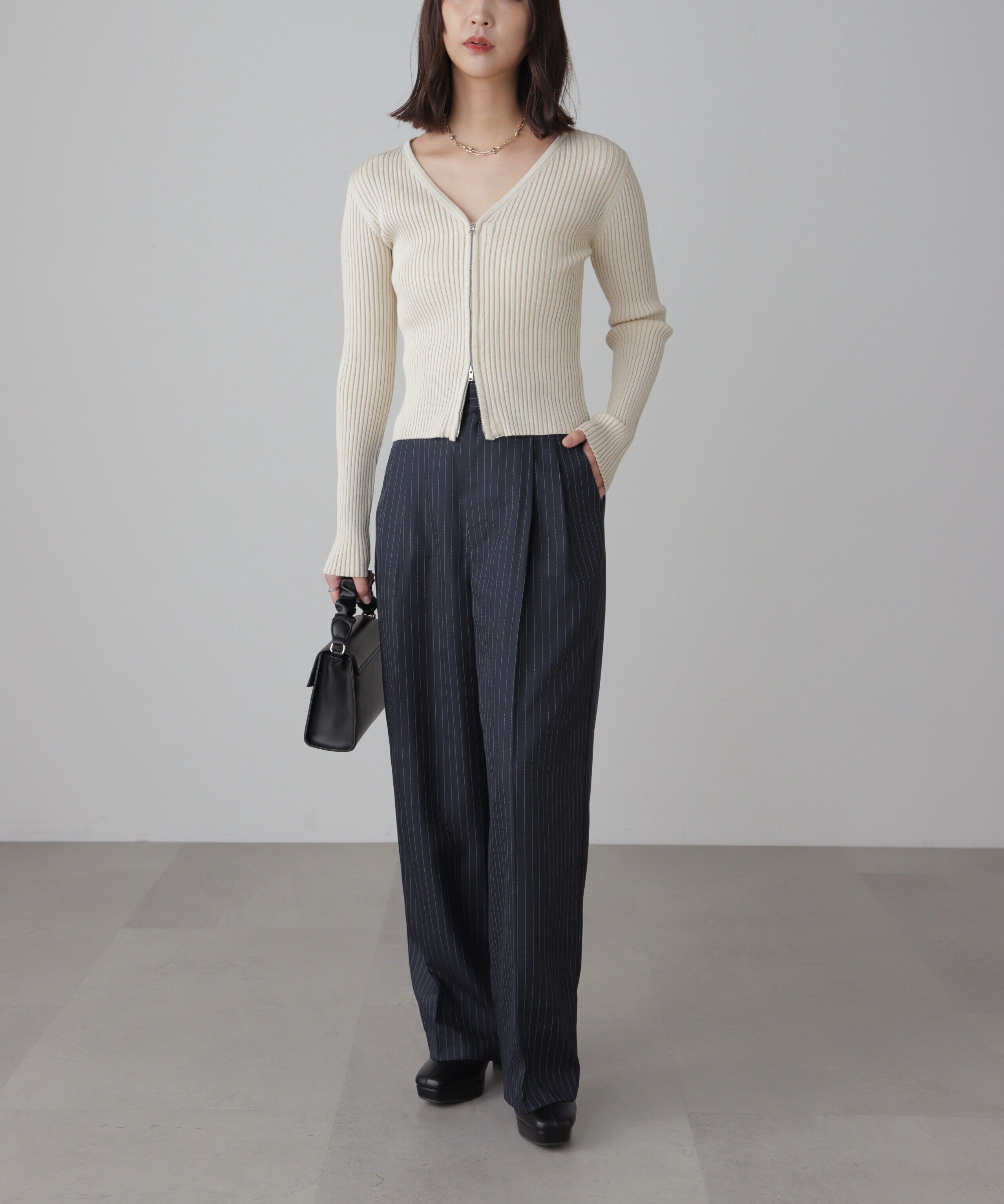  「フロントジップリブVネックニット」|ニット・セーター|