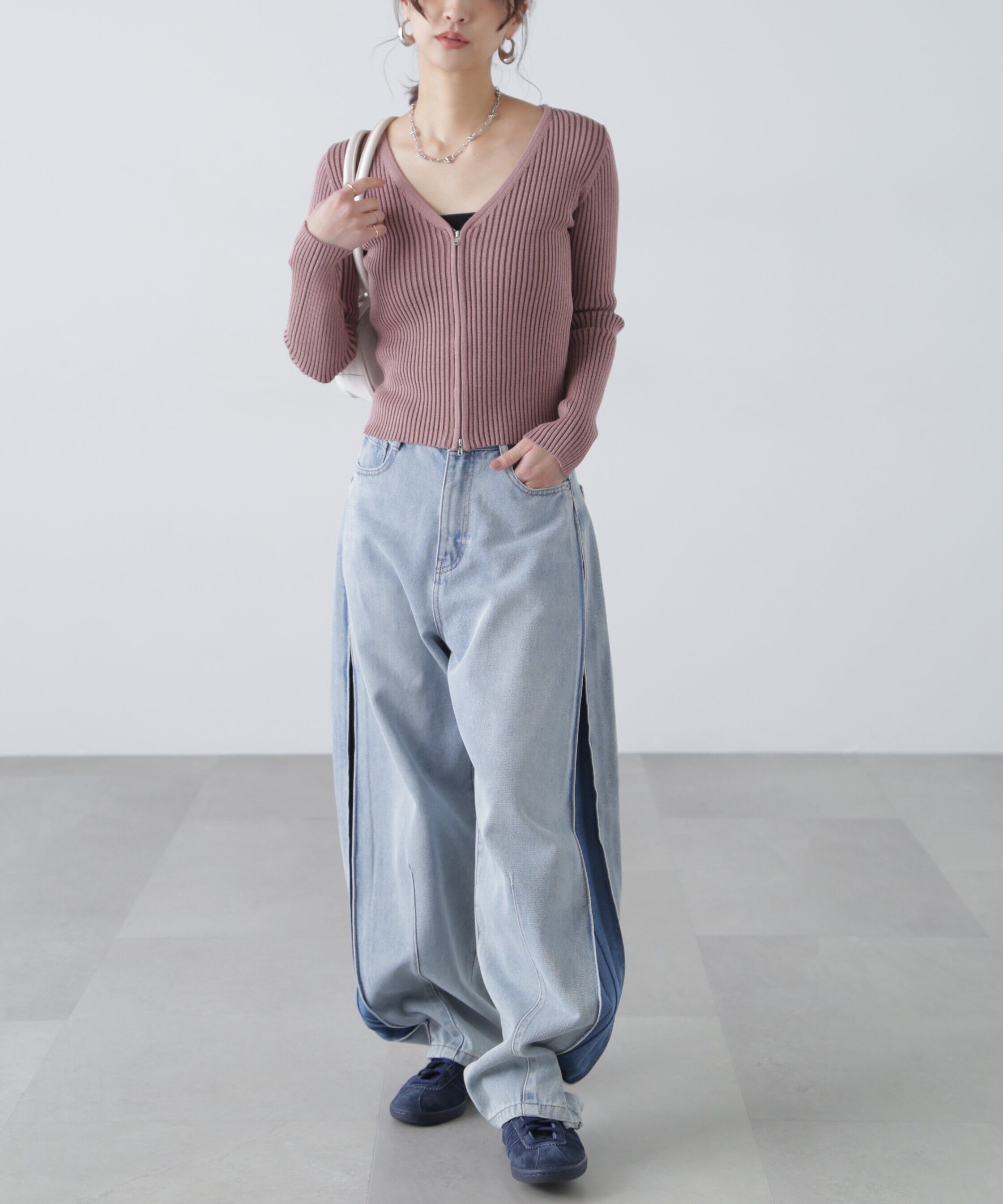  「フロントジップリブVネックニット」|ニット・セーター|