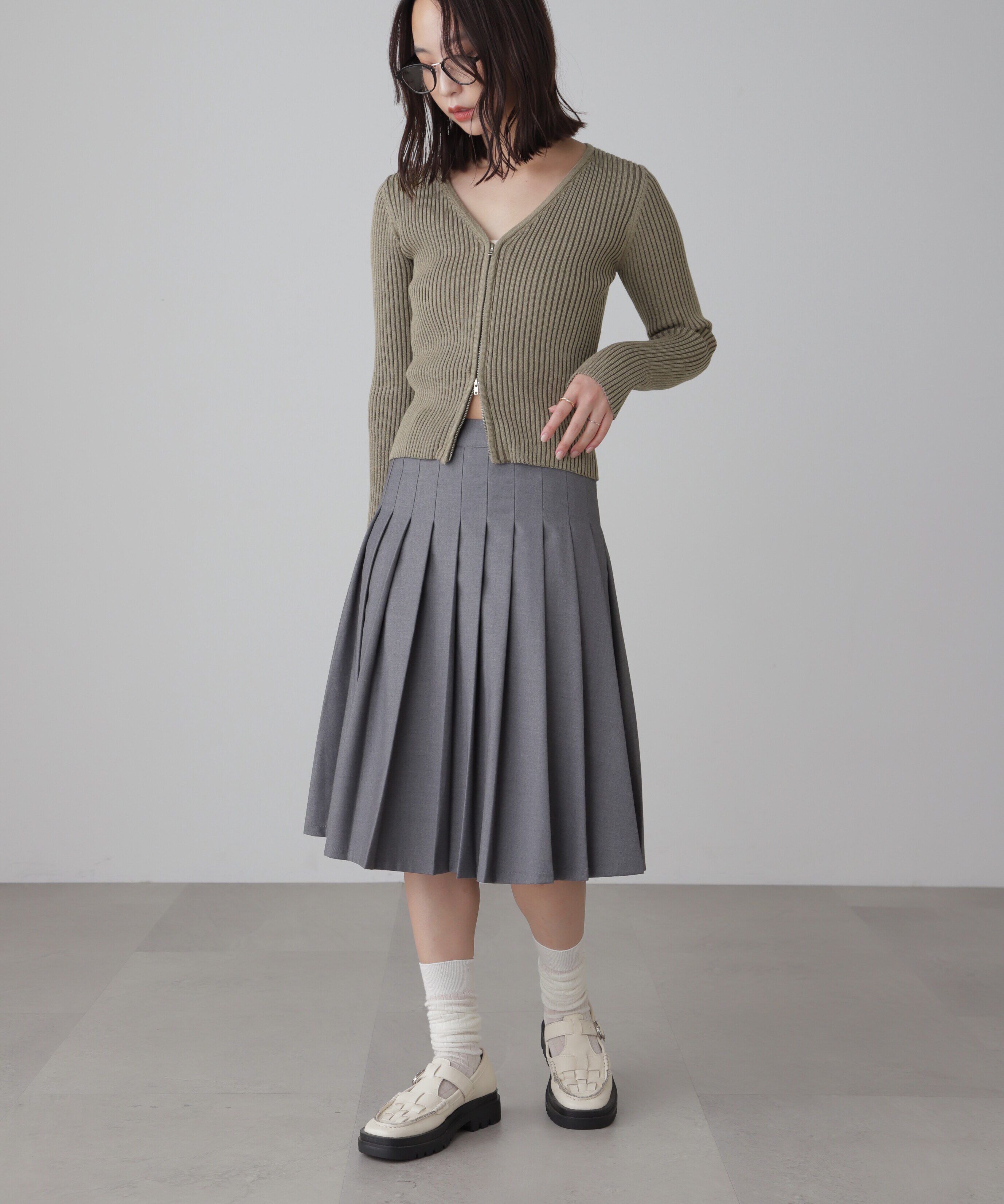  「フロントジップリブVネックニット」|ニット・セーター|