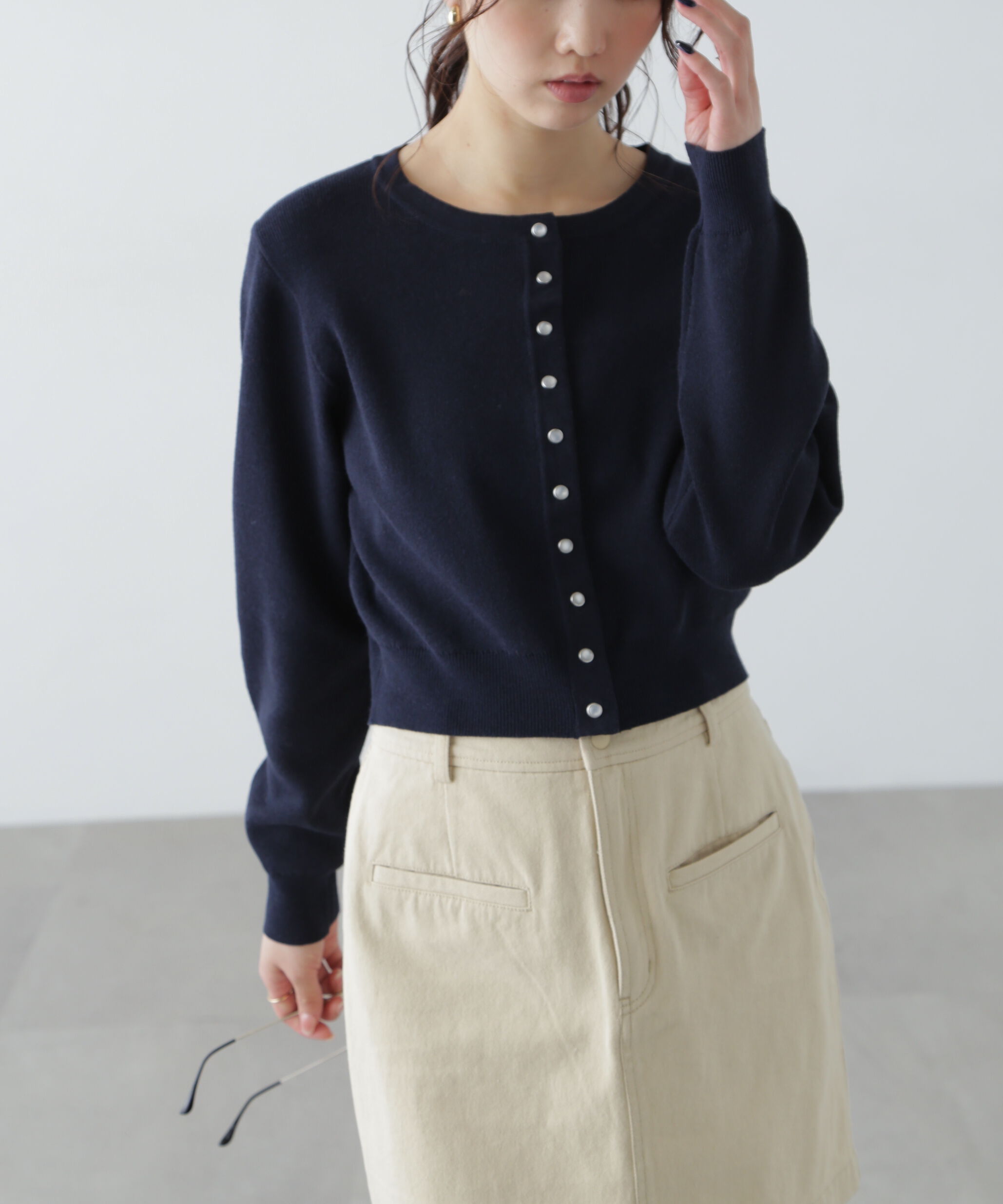  「ドットボタンクルーネックカーディガン」|ニット・セーター|