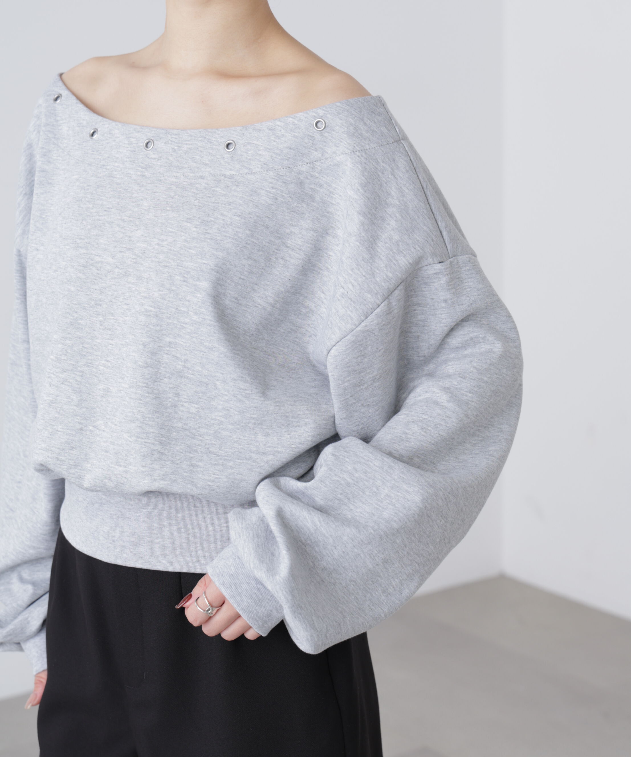  「ハトメオフショルスウェット」|Tシャツ・カットソー|