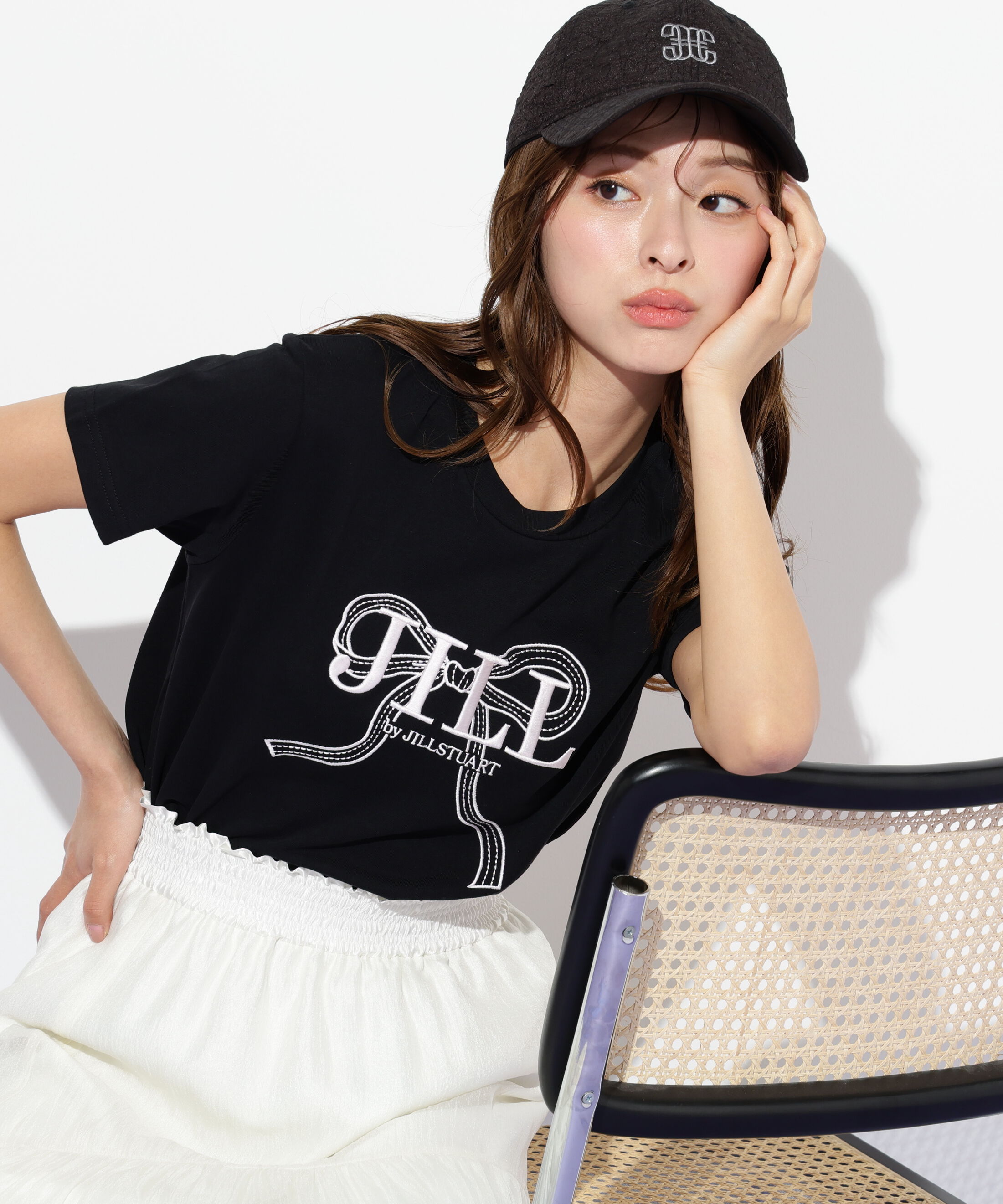  「ビッグリボンロゴ刺繍Tシャツ」|Tシャツ・カットソー|ブラック