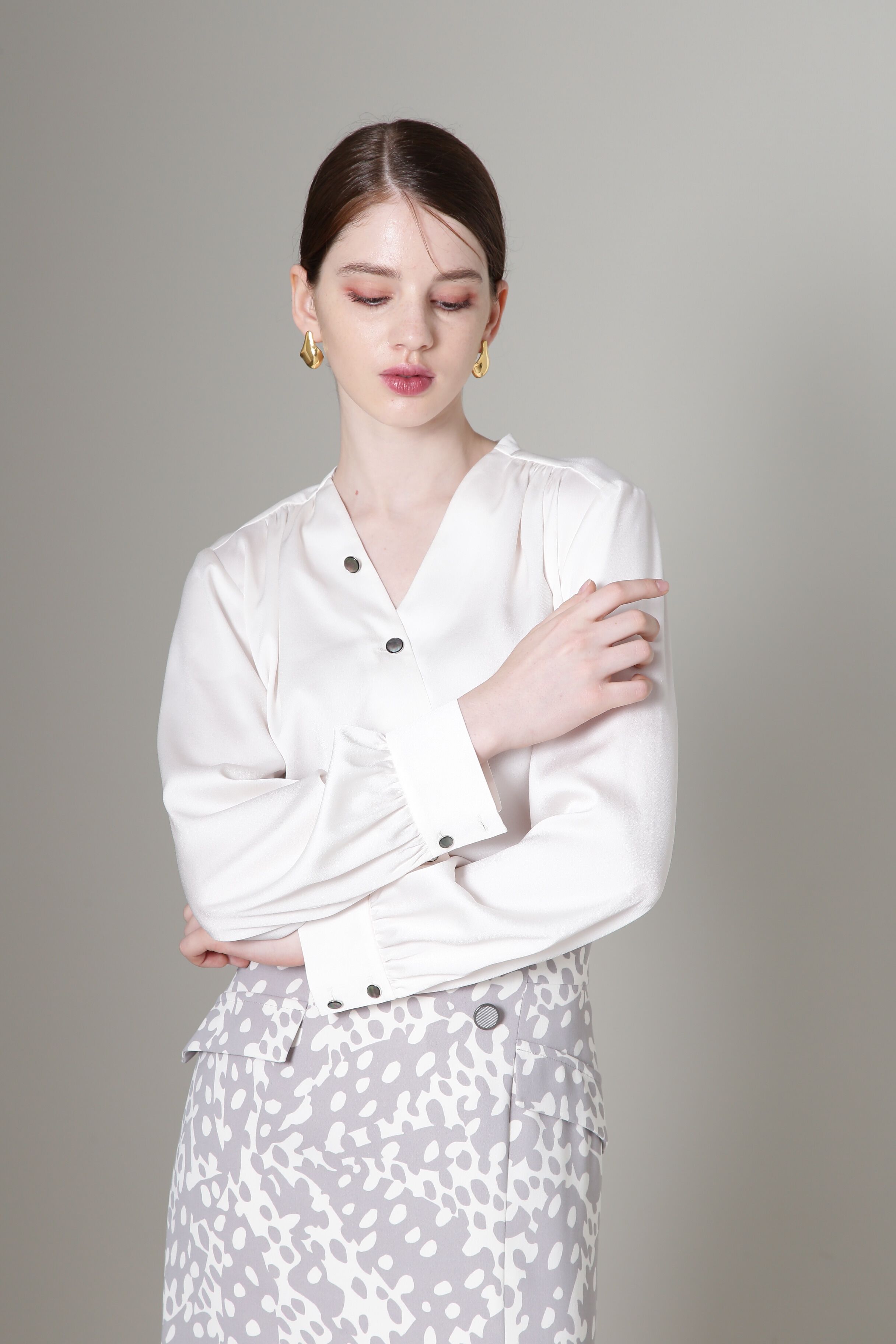  「◆Ｖネックボタンブラウス」|シャツ・ブラウス|