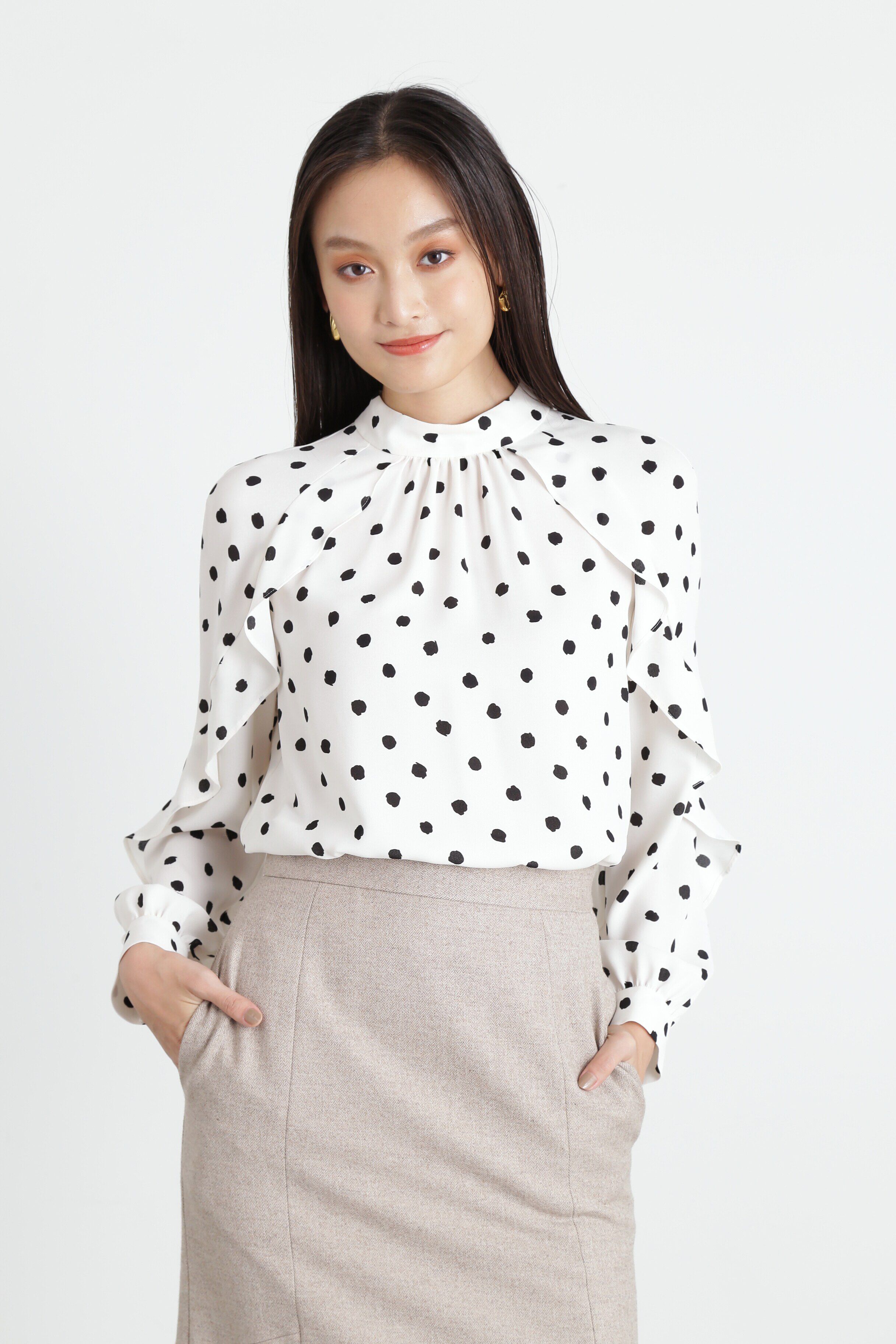  「◆ランダムドットラグランラッフルブラウス」|シャツ・ブラウス|エクリュ1