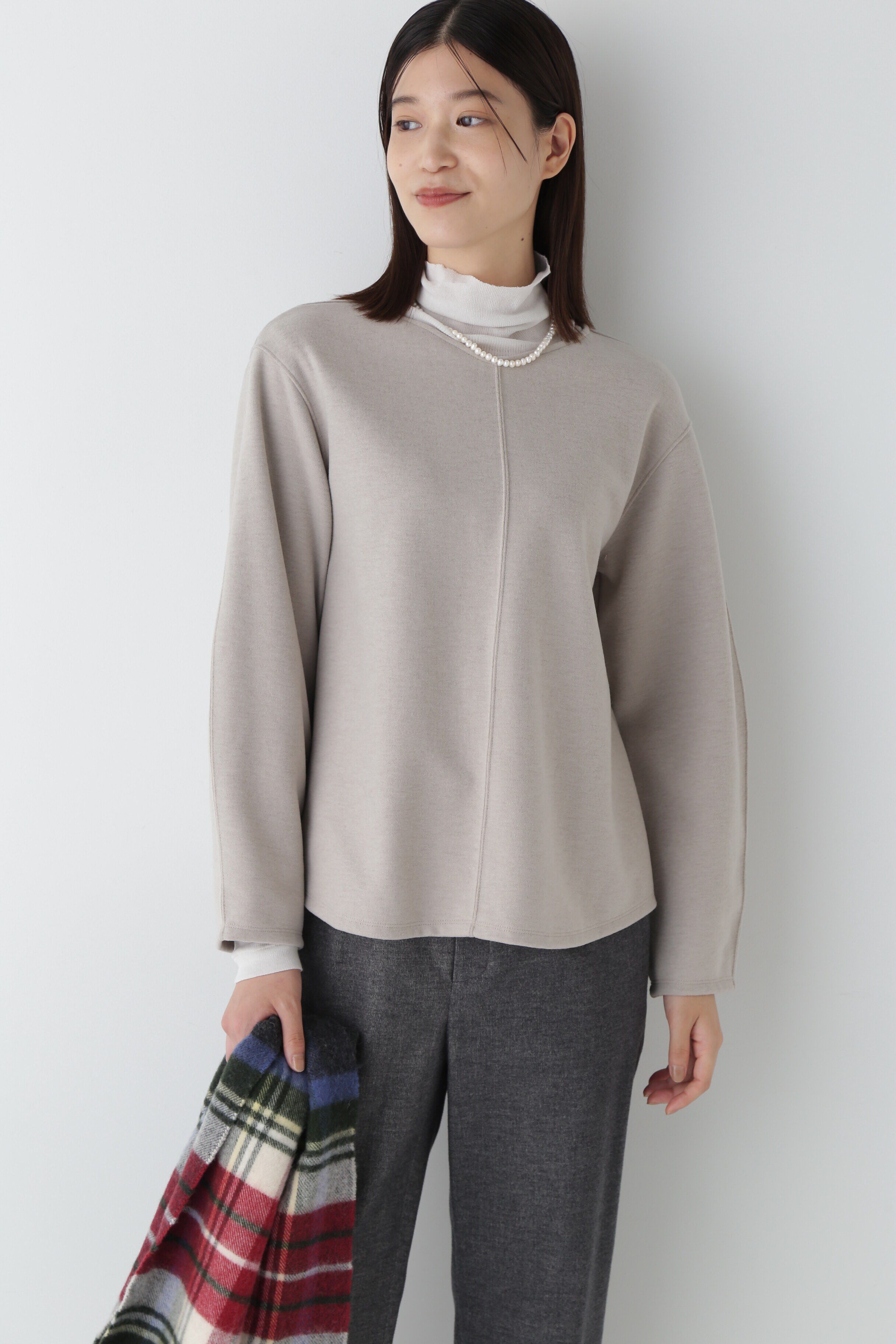  「◆ウォッシャブルミルドジャージーVネックプルオーバー」|Tシャツ・カットソー|グレージュ2