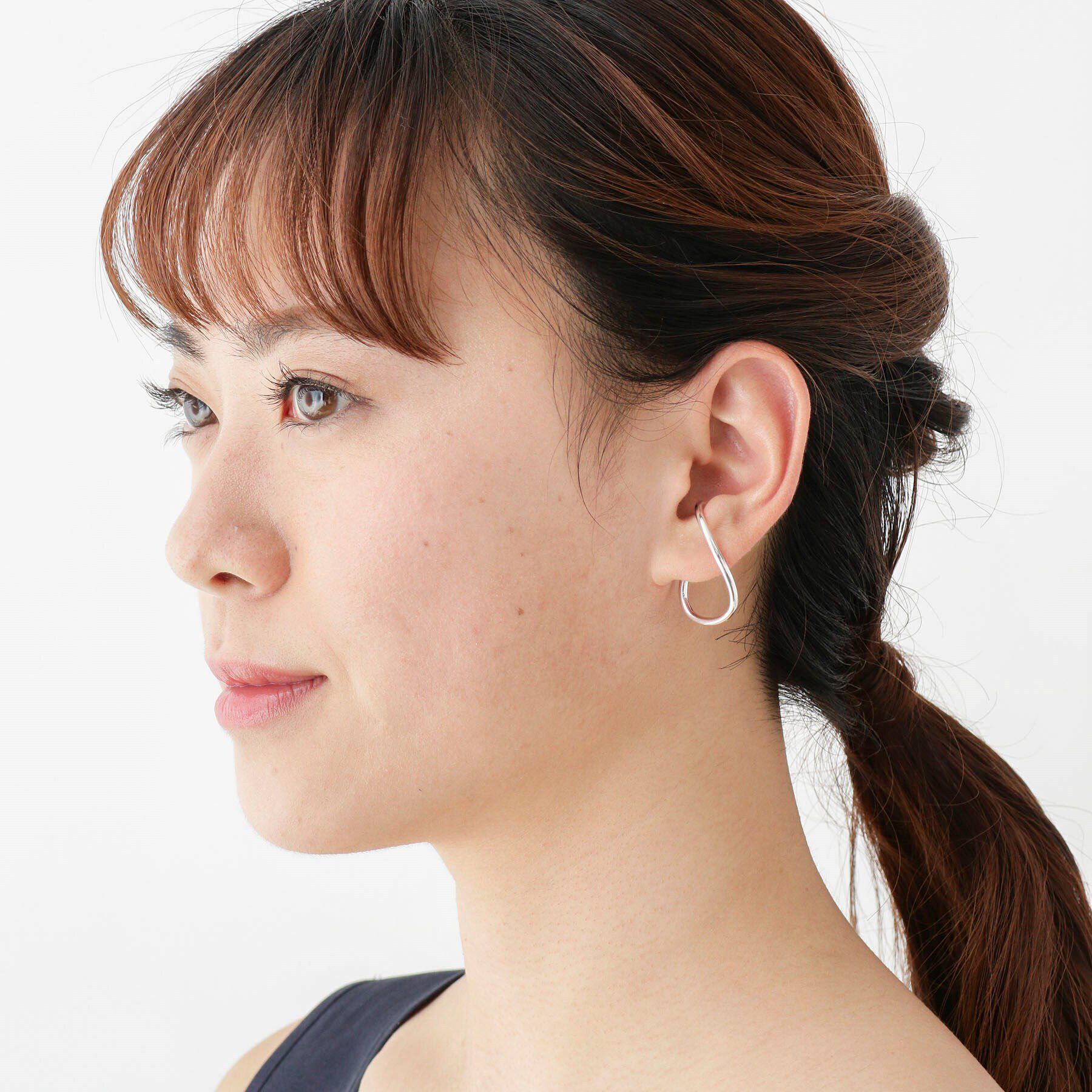 COCOSHNIK「シルバー ラップイヤーカフ（左耳用）」|イヤリング|