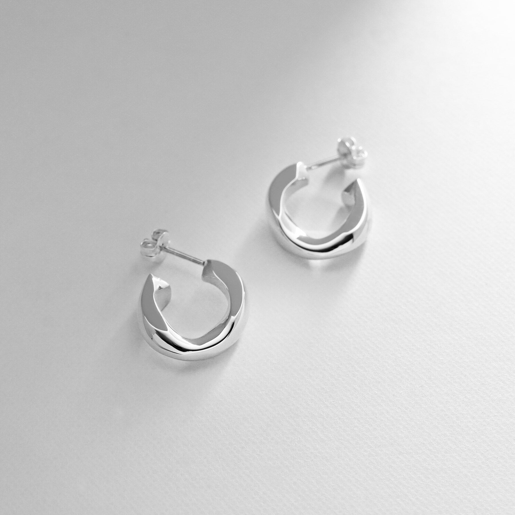 COCOSHNIK ONKITSCH「シルバー チェーンピアス カーブチェーンシングル」|ピアス|シルバー(600)